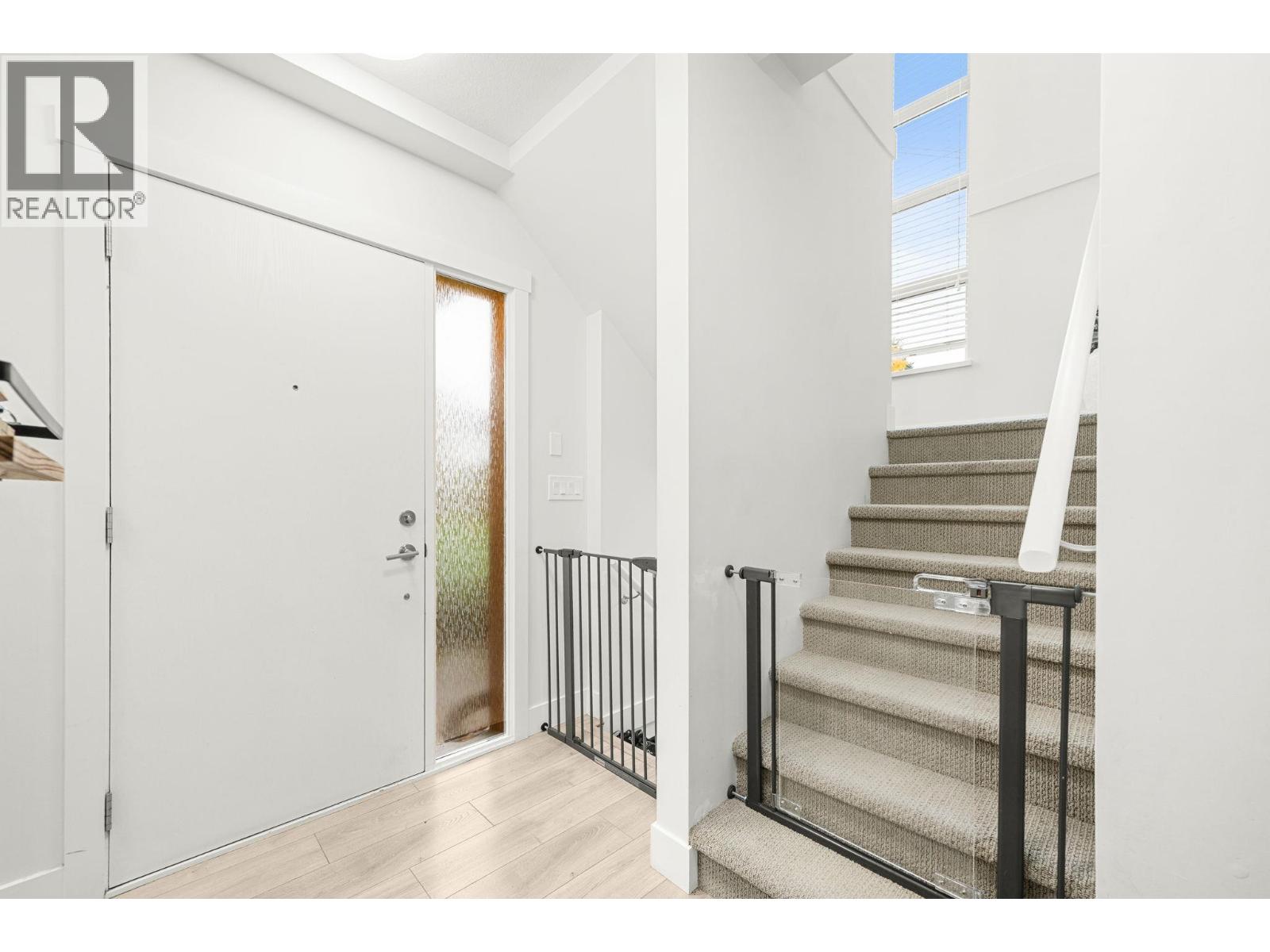 28 70 SEAVIEW DRIVE, Port Moody