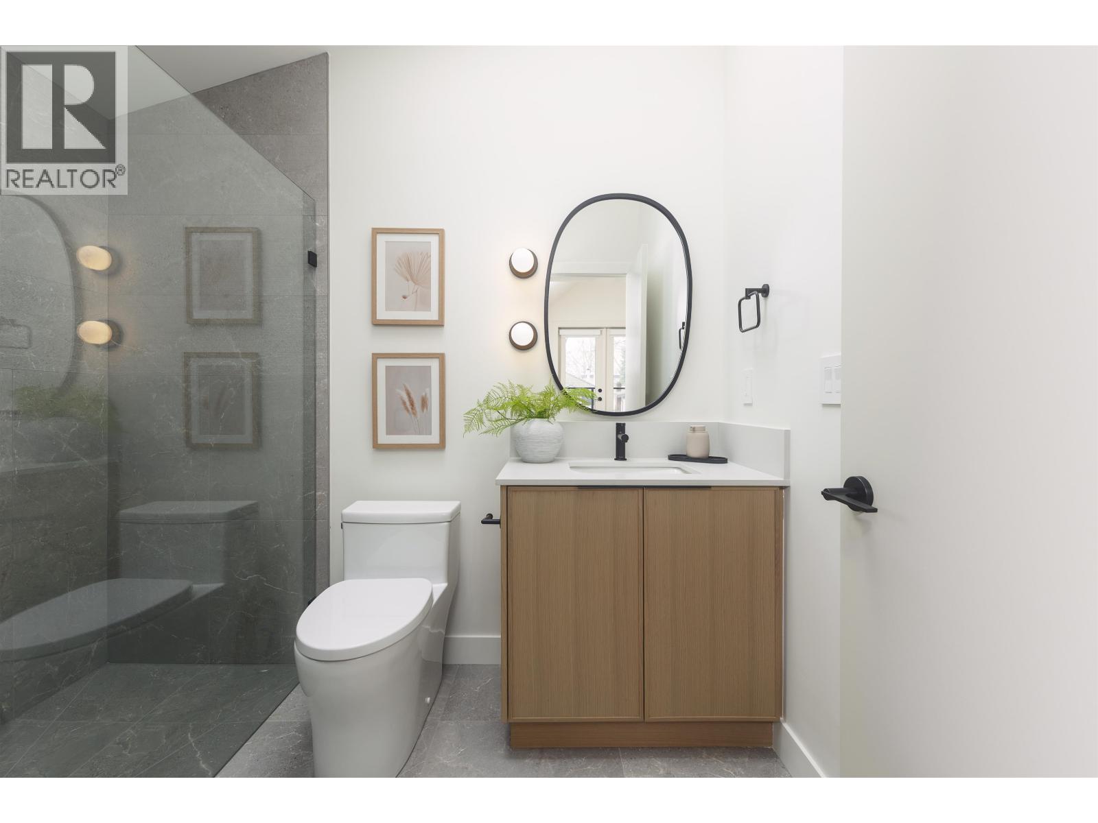 1 58 E 40TH AVENUE, Vancouver