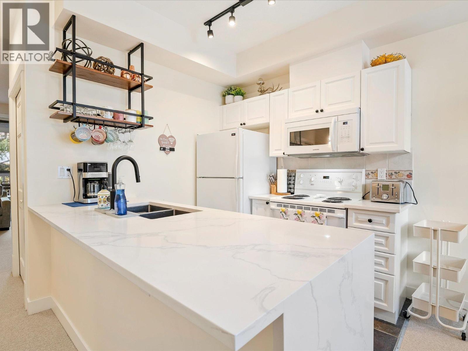 203 4405 BLACKCOMB WAY, Whistler