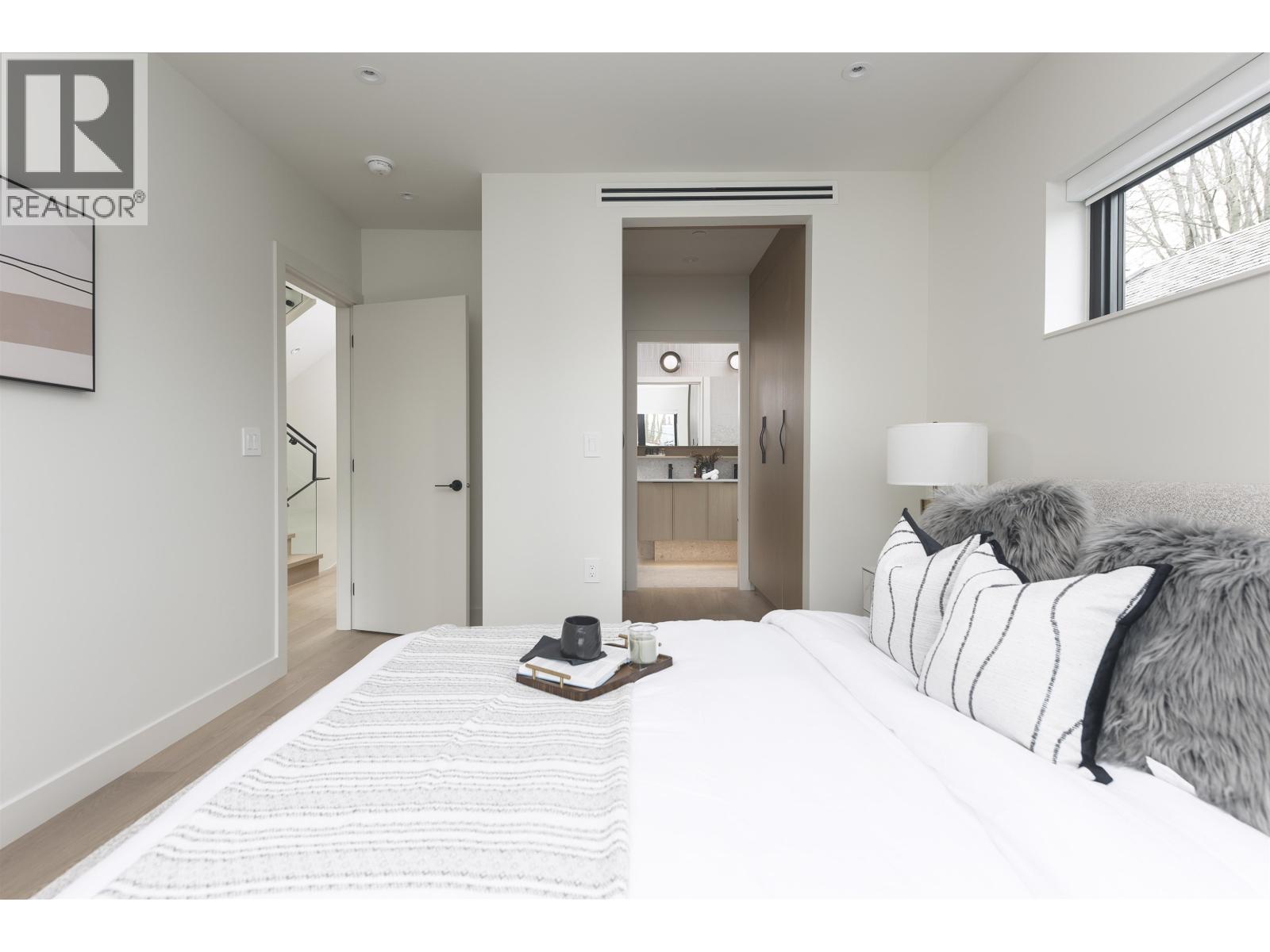 2 58 E 40TH AVENUE, Vancouver