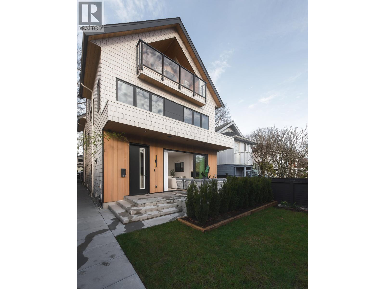 2 58 E 40TH AVENUE, Vancouver