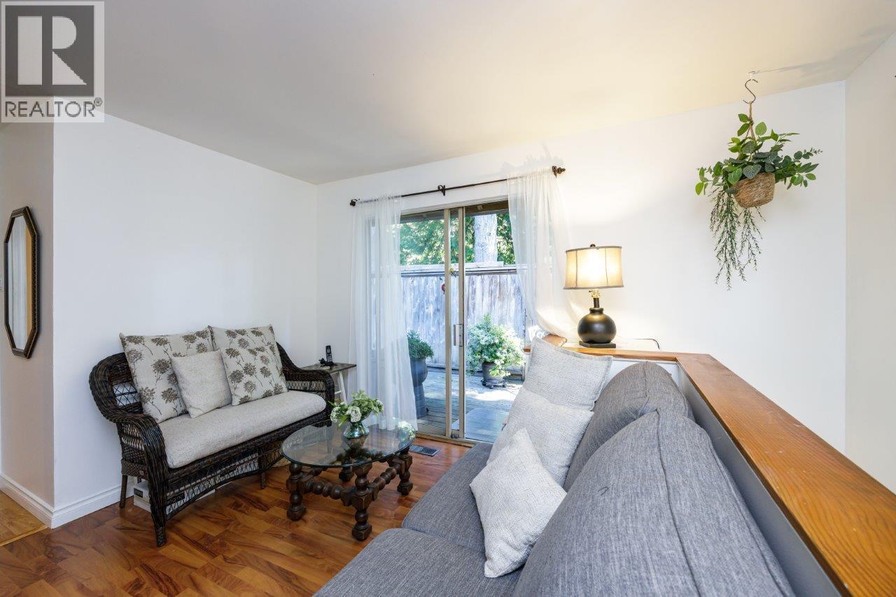 1061 GLADWIN DRIVE, North Vancouver