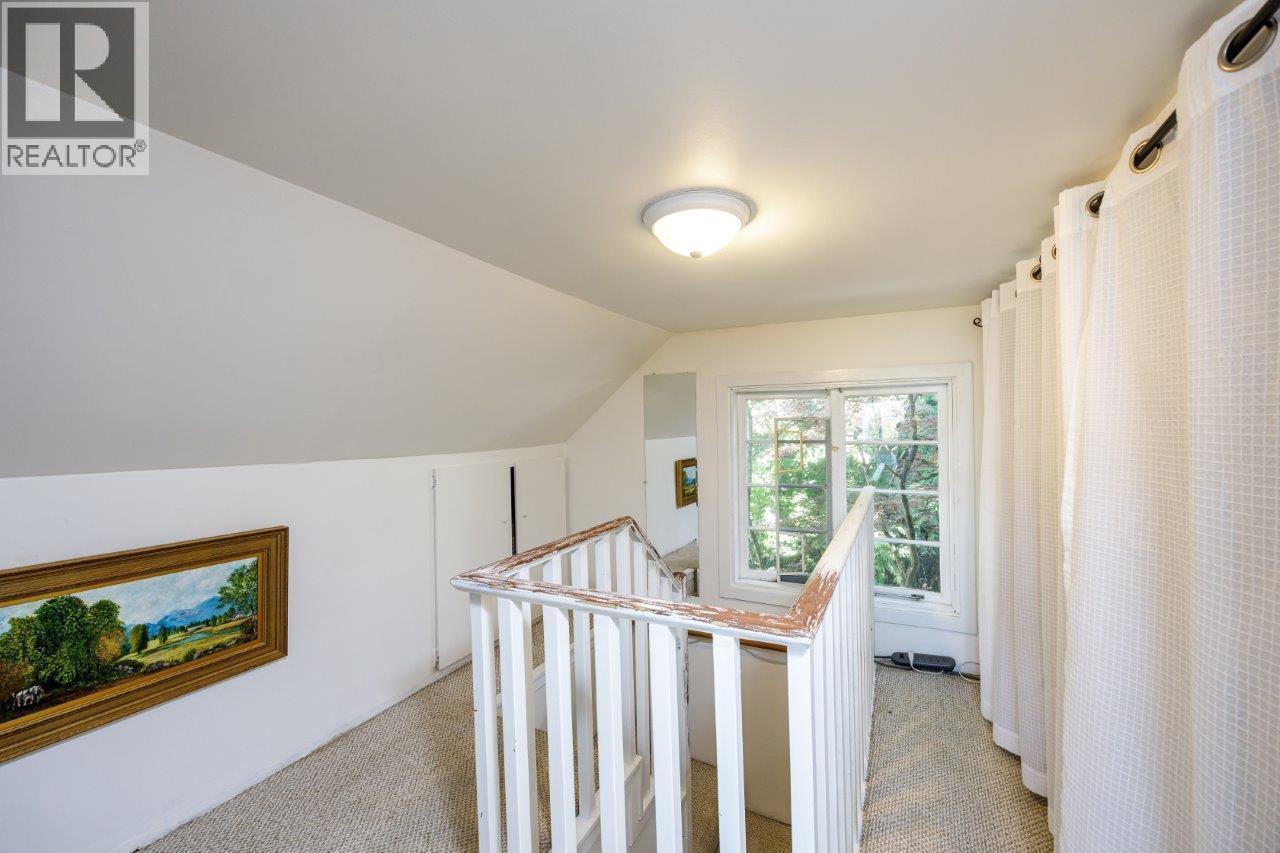 1061 GLADWIN DRIVE, North Vancouver