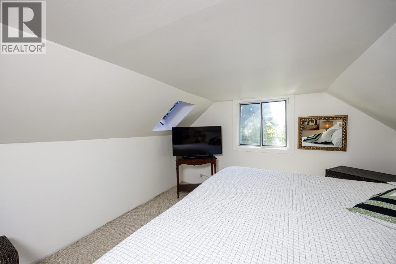 1061 GLADWIN DRIVE, North Vancouver