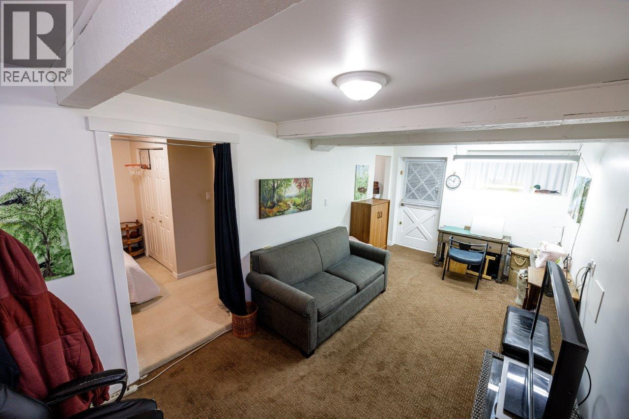 1061 GLADWIN DRIVE, North Vancouver