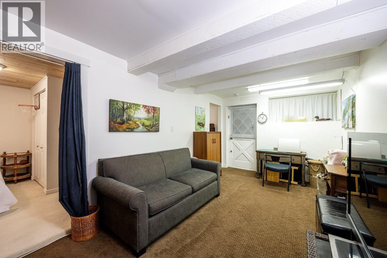 1061 GLADWIN DRIVE, North Vancouver