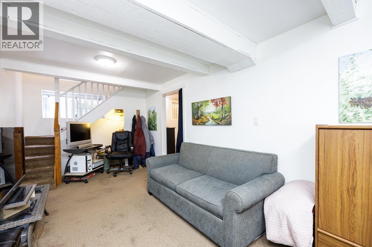 1061 GLADWIN DRIVE, North Vancouver