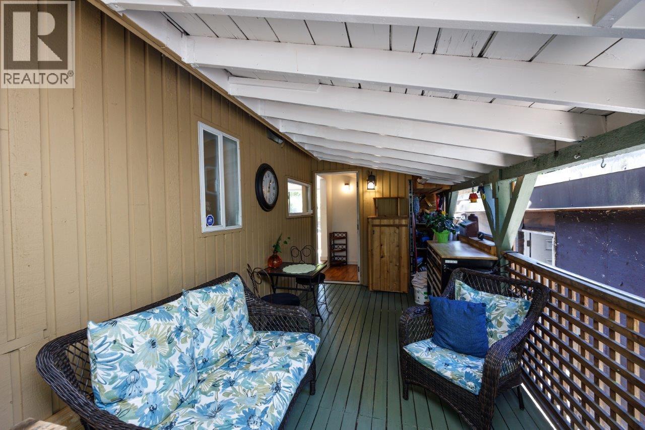 1061 GLADWIN DRIVE, North Vancouver