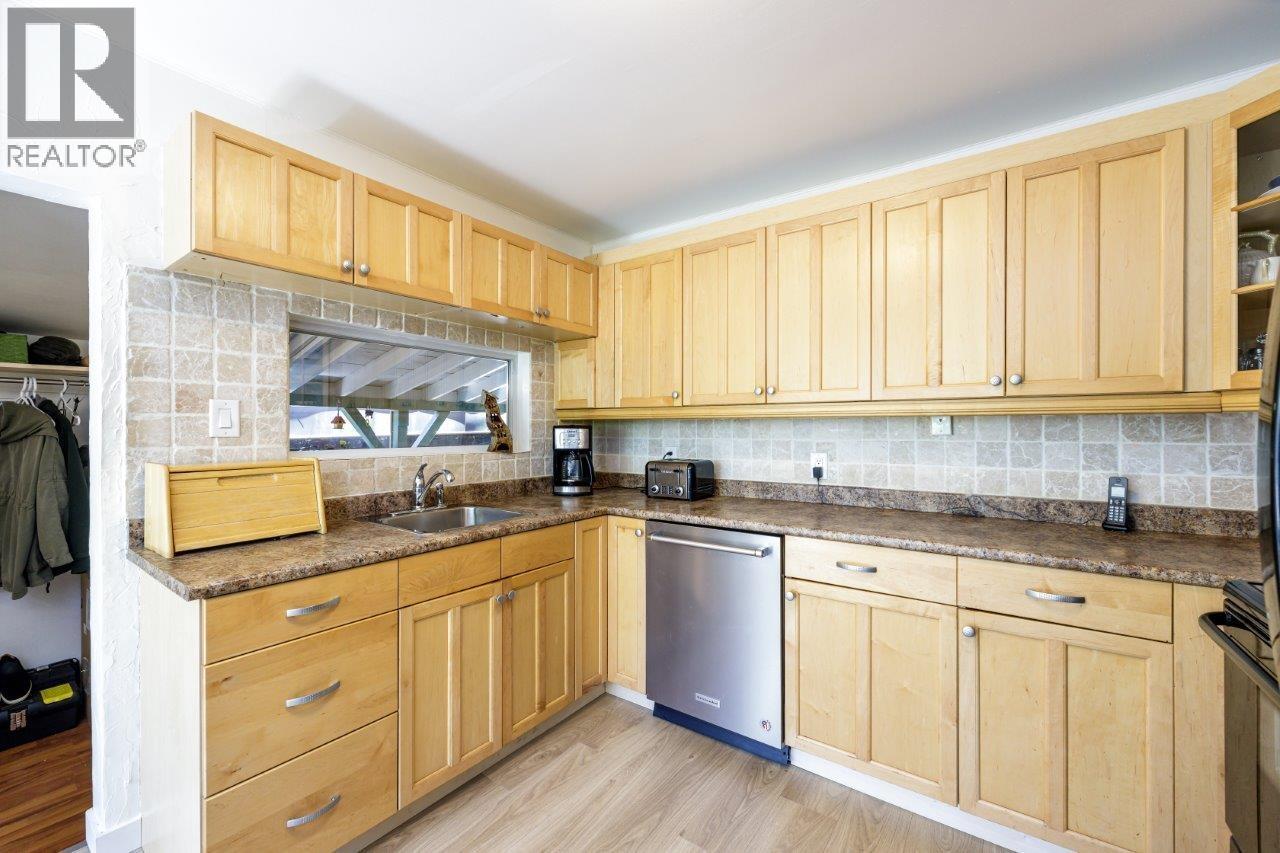 1061 GLADWIN DRIVE, North Vancouver