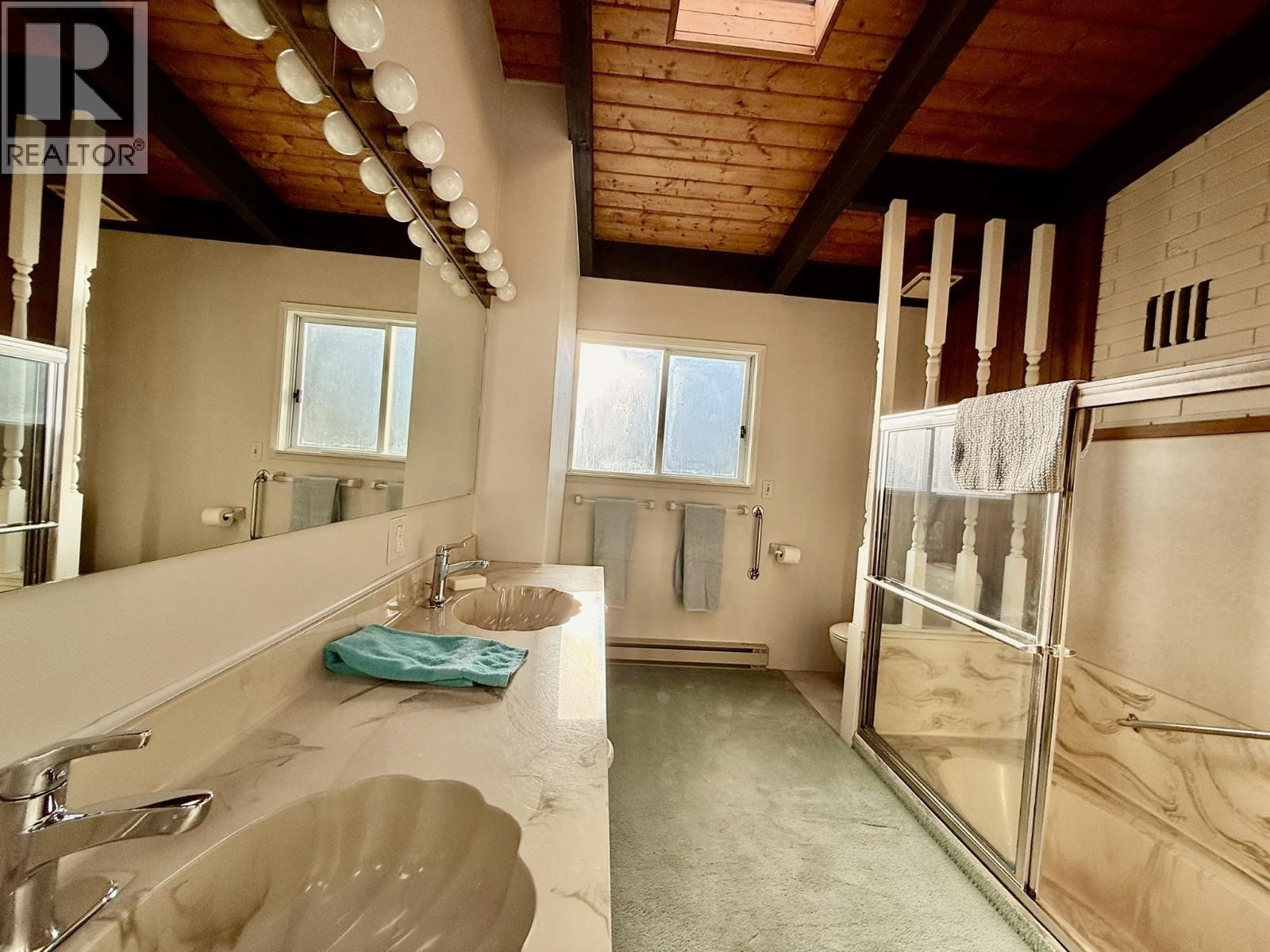 7077 DALE ROAD, Sechelt