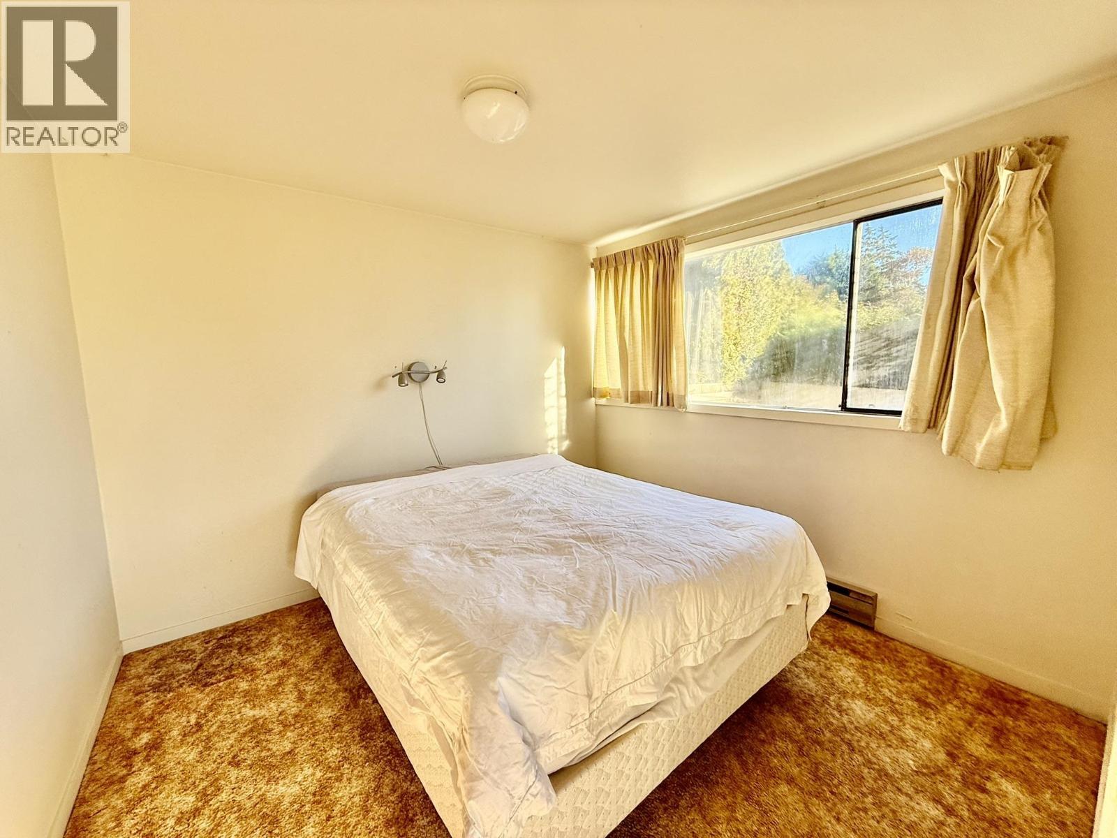 7077 DALE ROAD, Sechelt