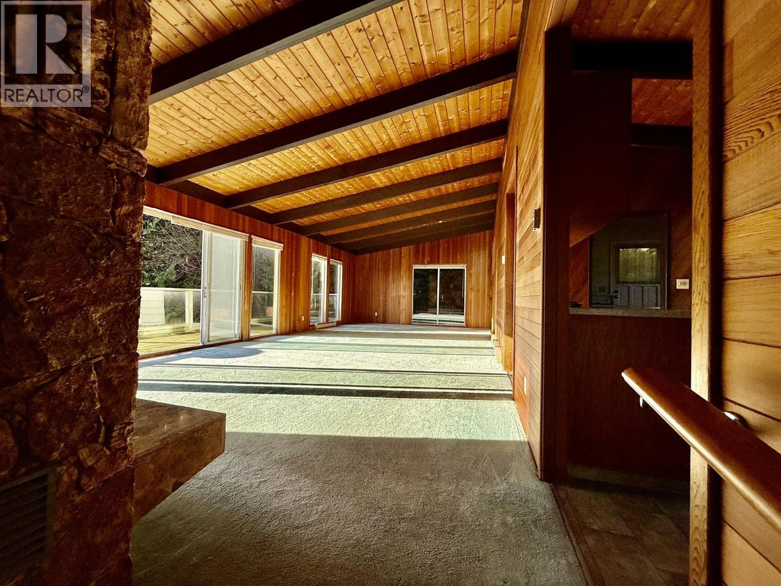 7077 DALE ROAD, Sechelt