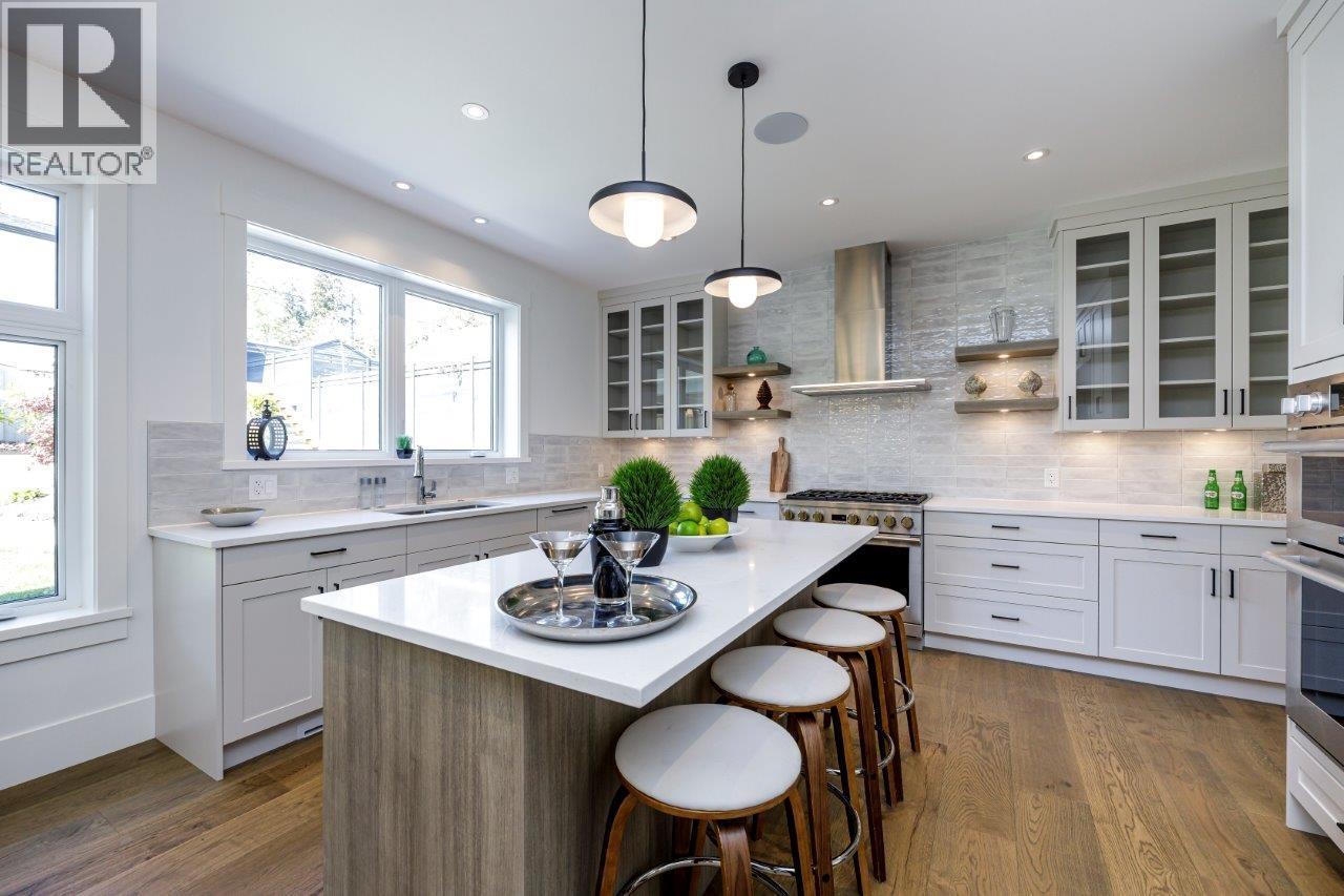 1028 CALVERHALL STREET, North Vancouver