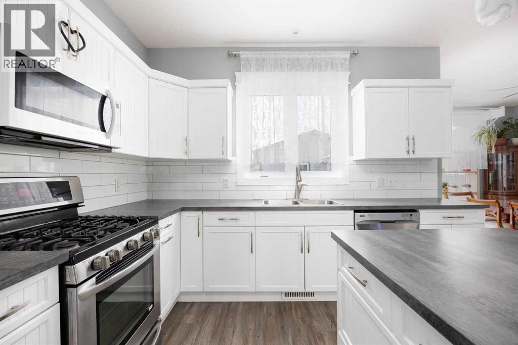 7423 Railway Avenue, Fort McMurray