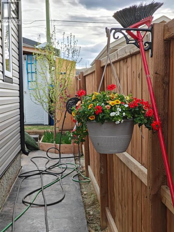 7423 Railway Avenue, Fort McMurray