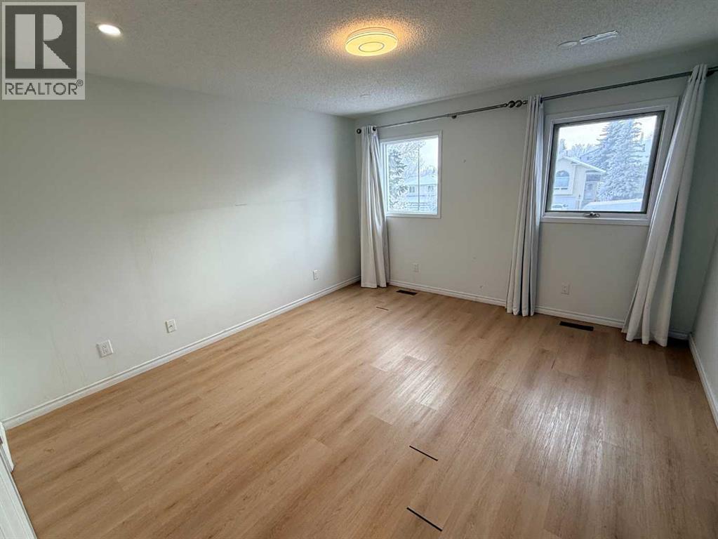 Single Family House for Sale in  Macewan Drive NW MacEwan Glen Calgary 