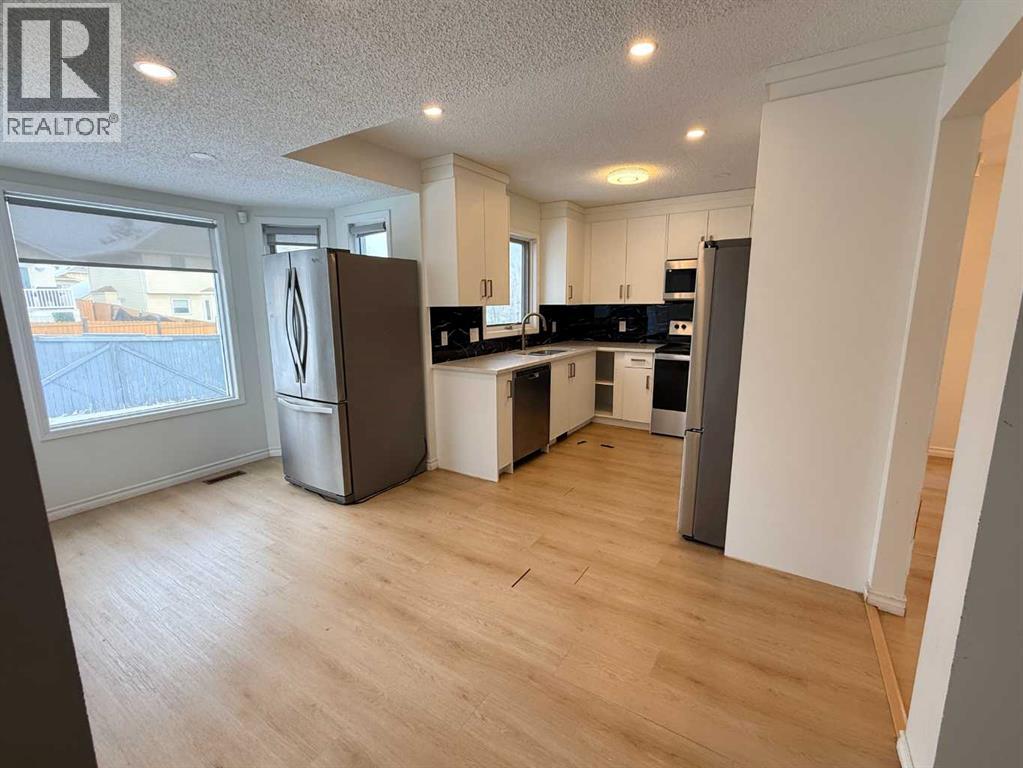 Single Family House for Sale in  Macewan Drive NW MacEwan Glen Calgary 