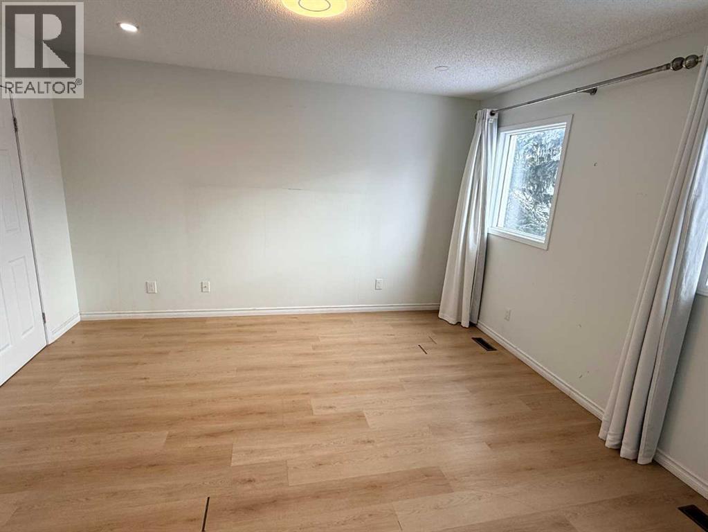 Single Family House for Sale in  Macewan Drive NW MacEwan Glen Calgary 