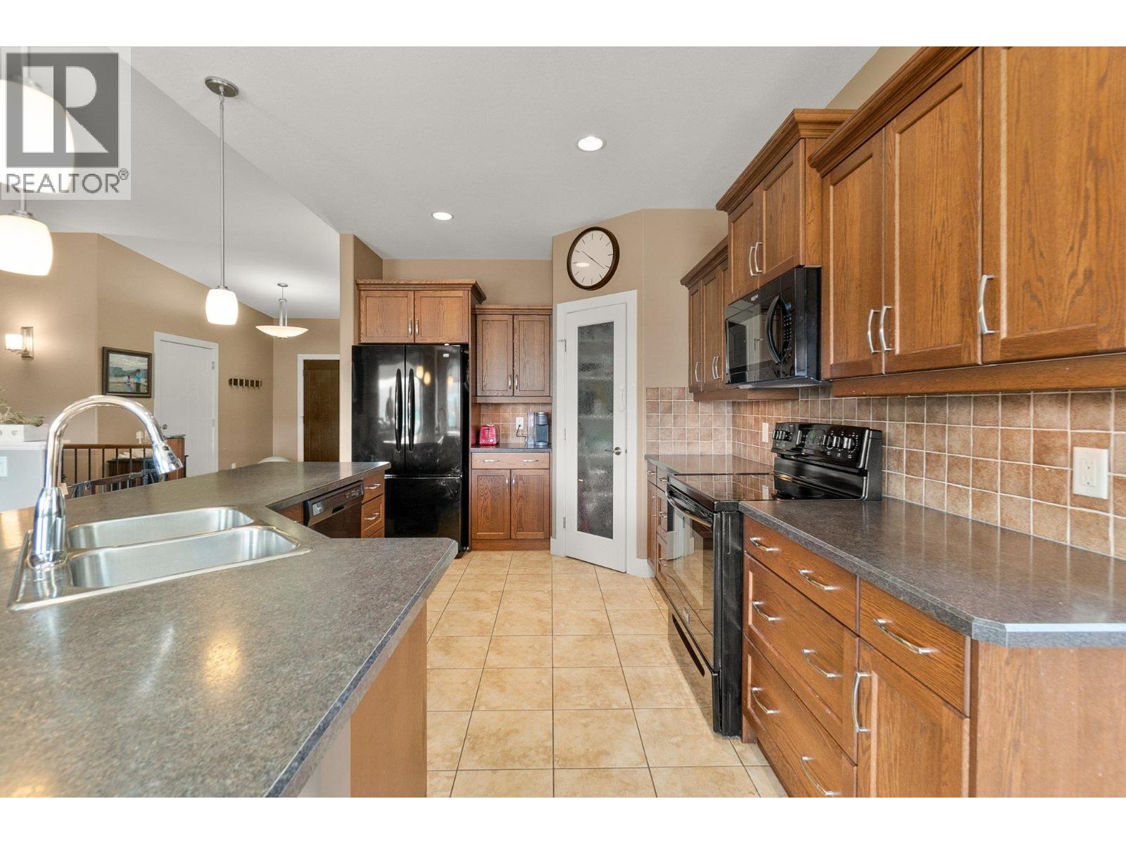 21 2421 Glacier Court, Kelowna