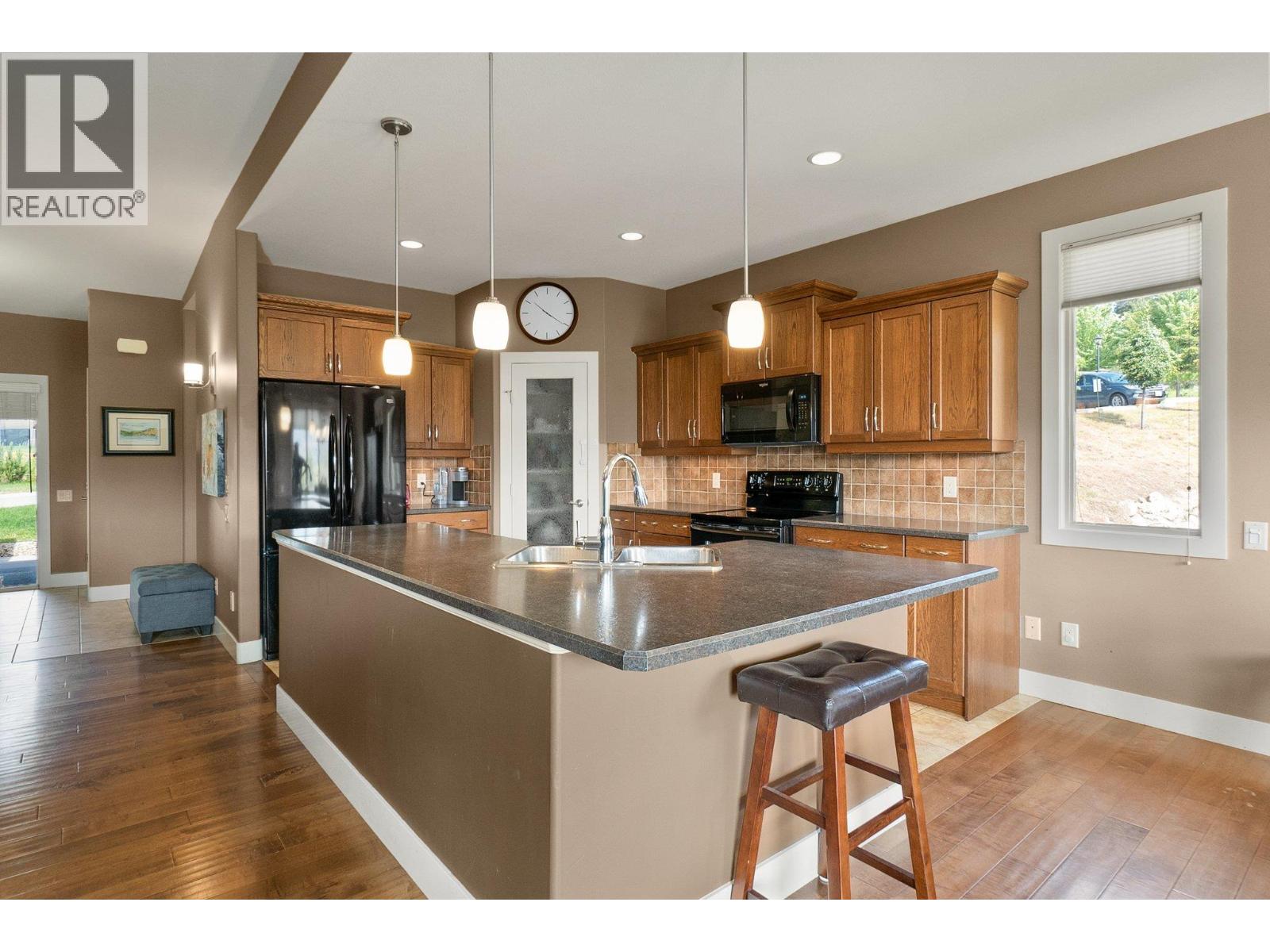 21 2421 Glacier Court, Kelowna