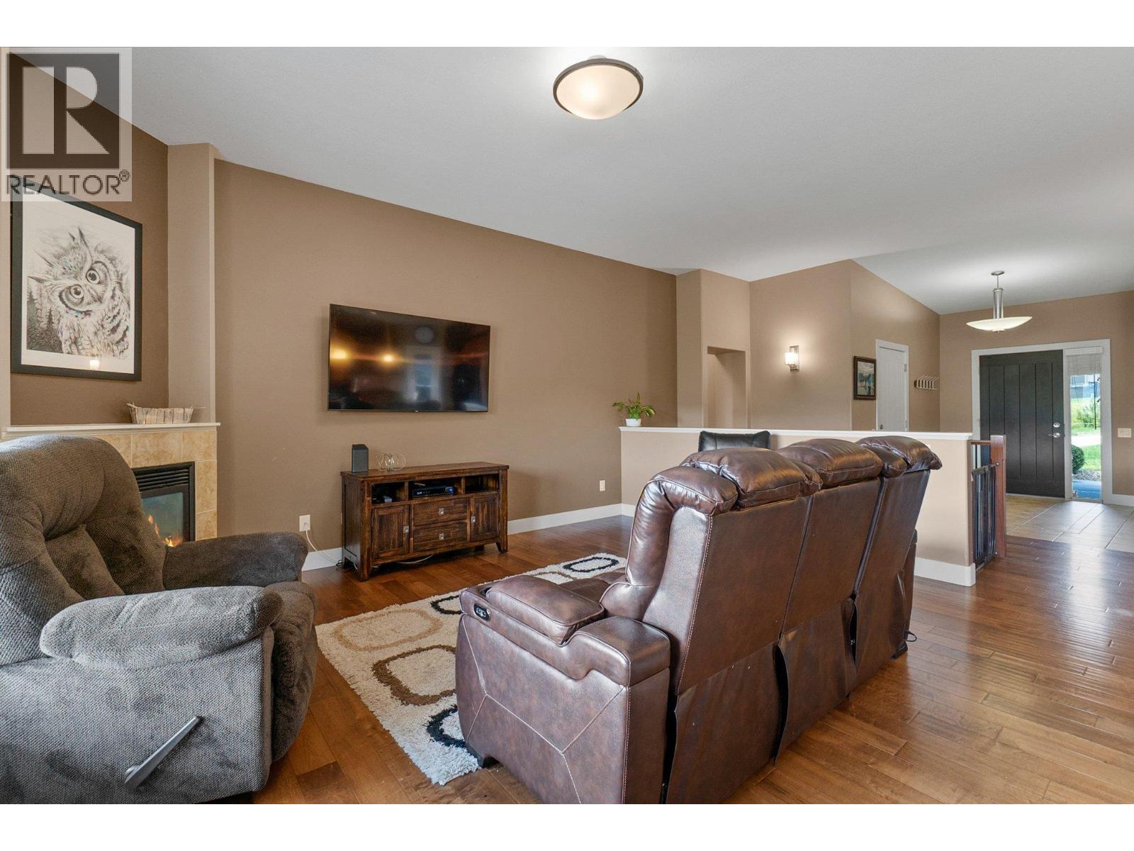 21 2421 Glacier Court, Kelowna