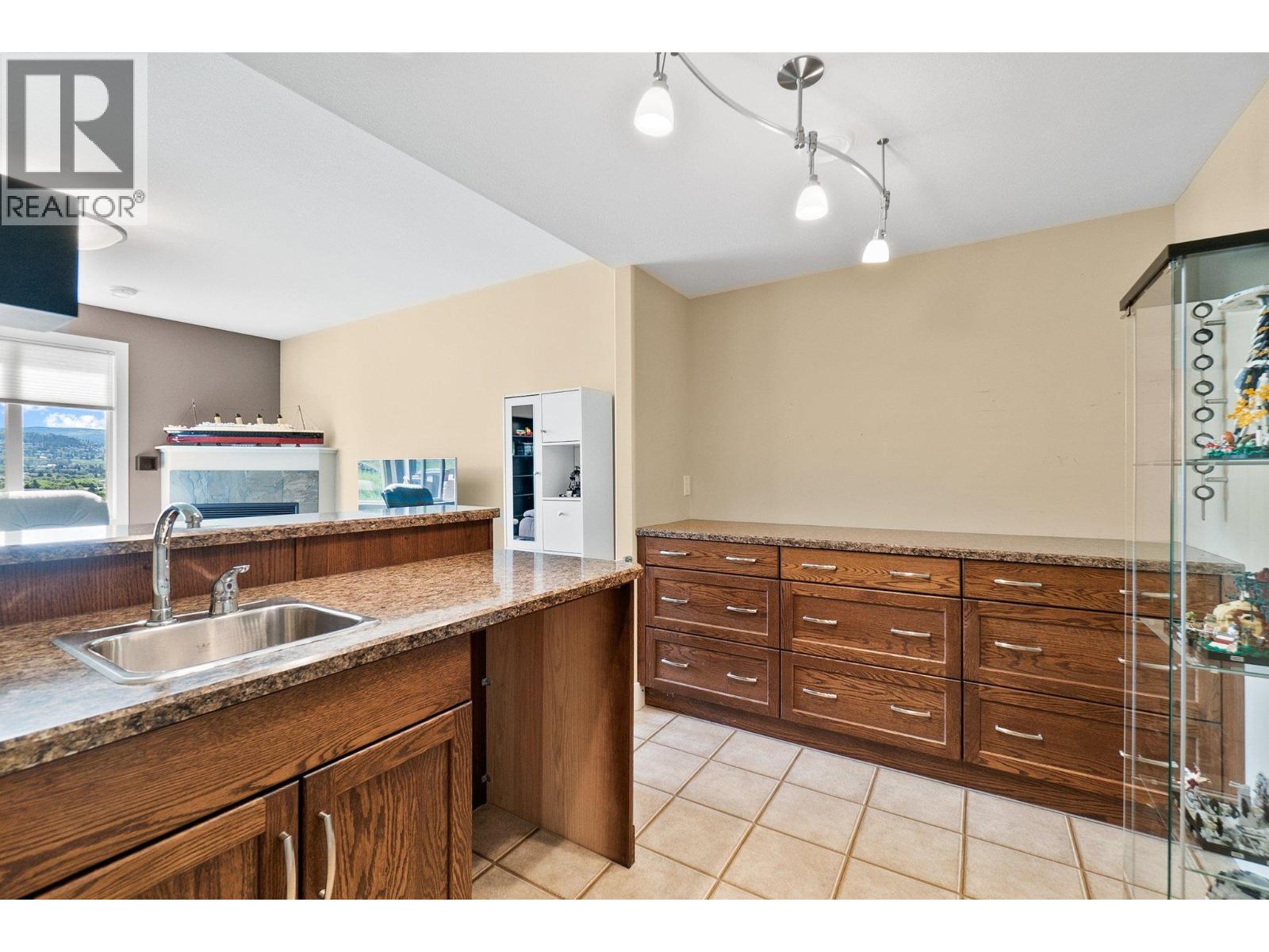 21 2421 Glacier Court, Kelowna