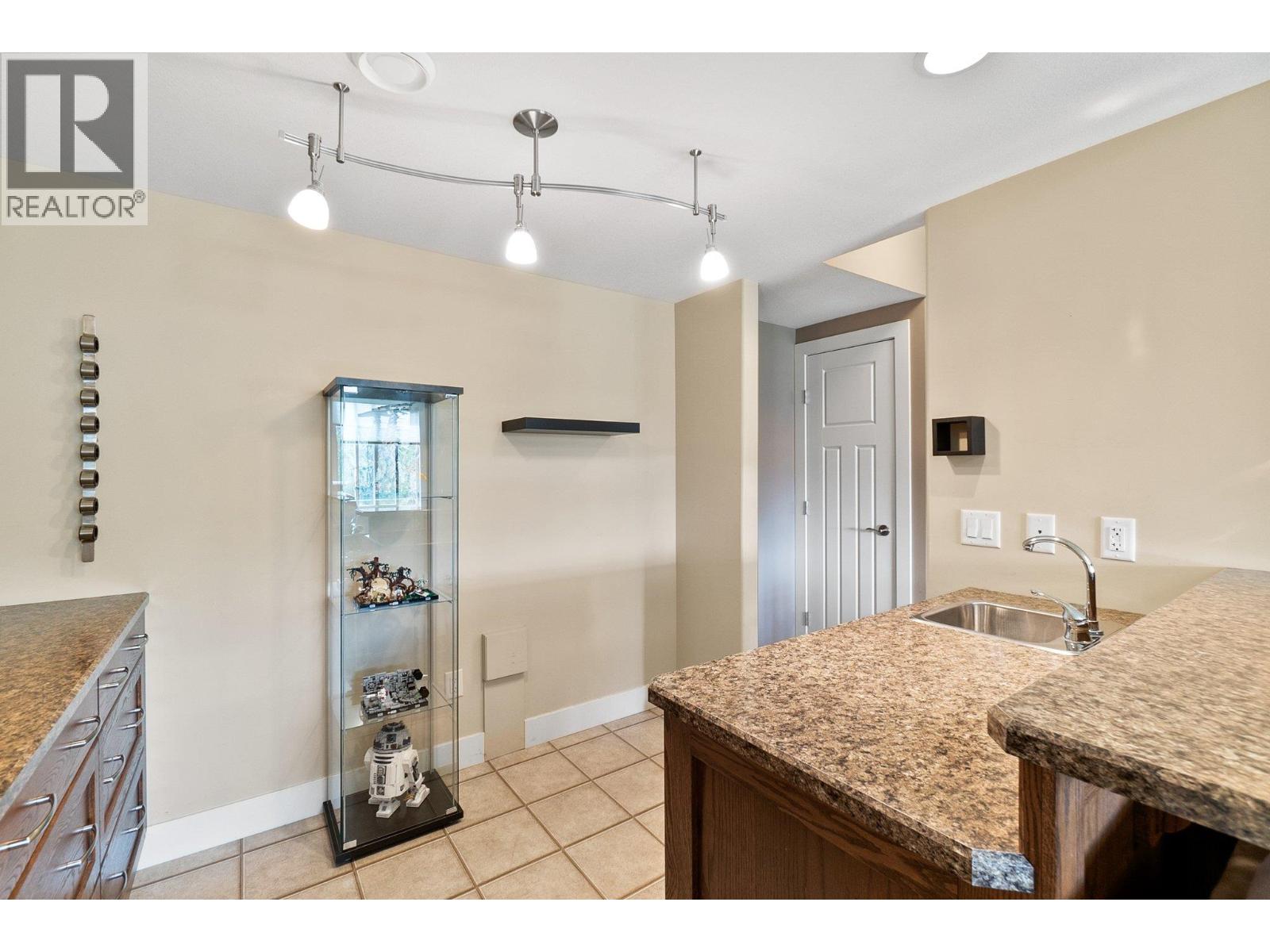 21 2421 Glacier Court, Kelowna