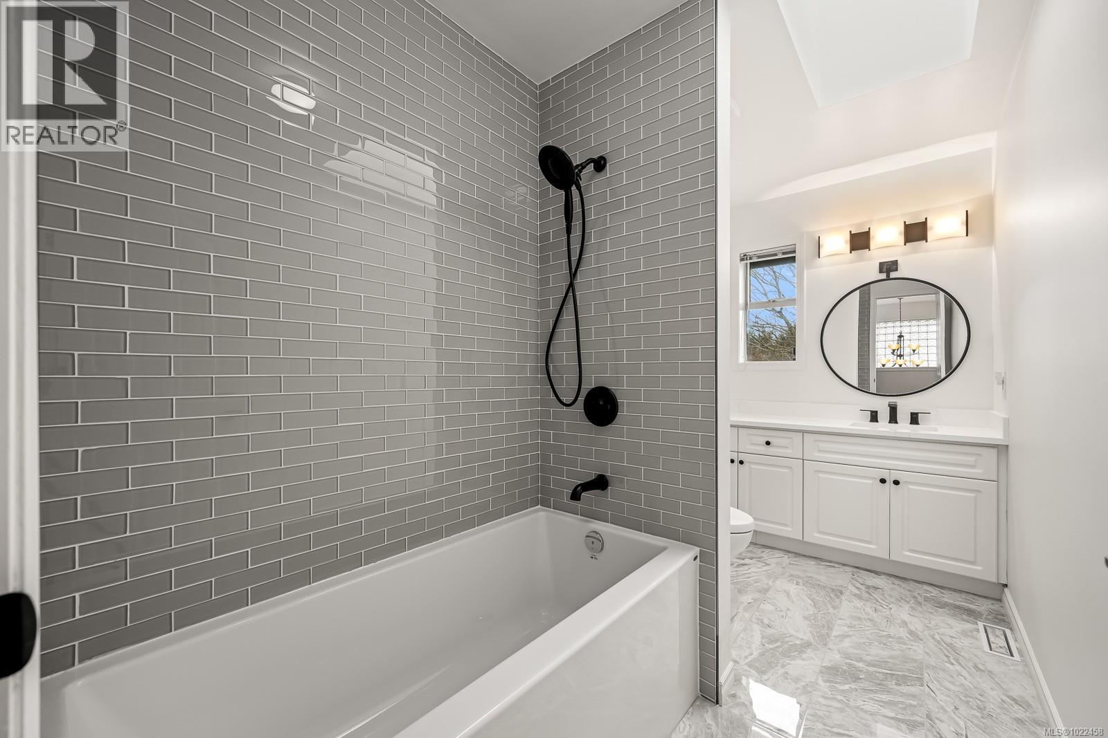 931 Crown Isle Dr, Courtenay