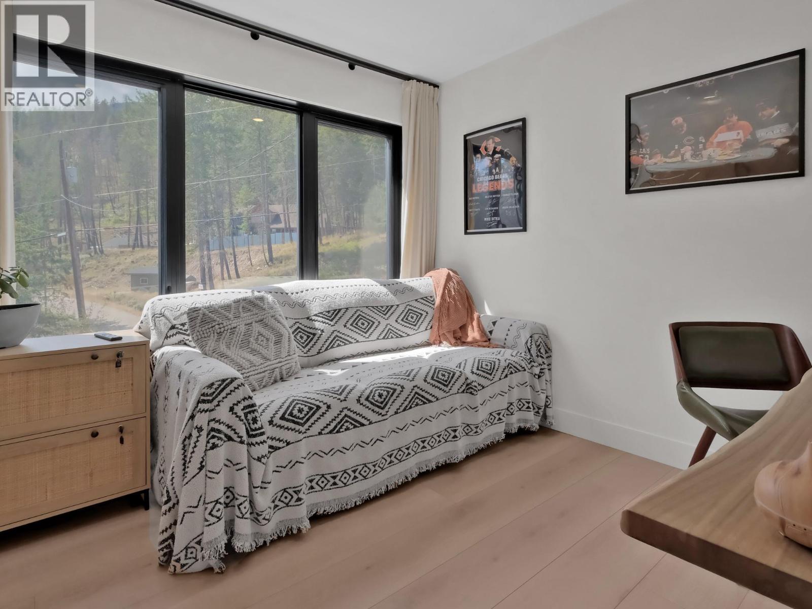  9485 Houghton Road, Fintry