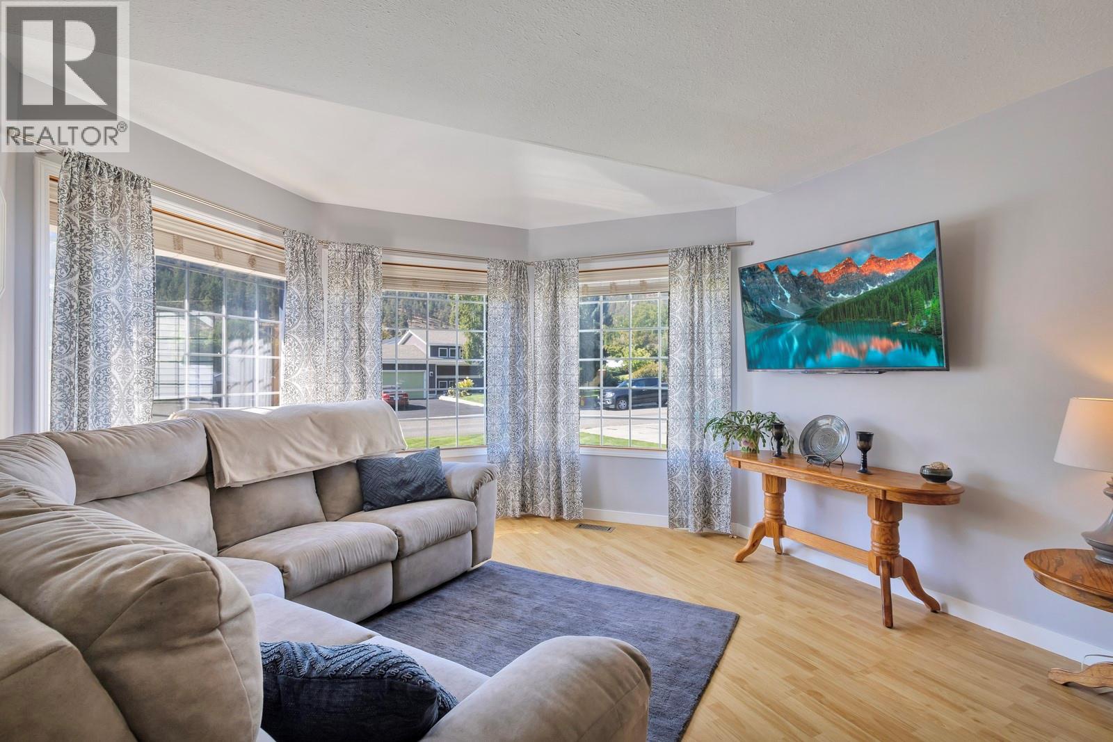  325 McTavish Road, Kelowna