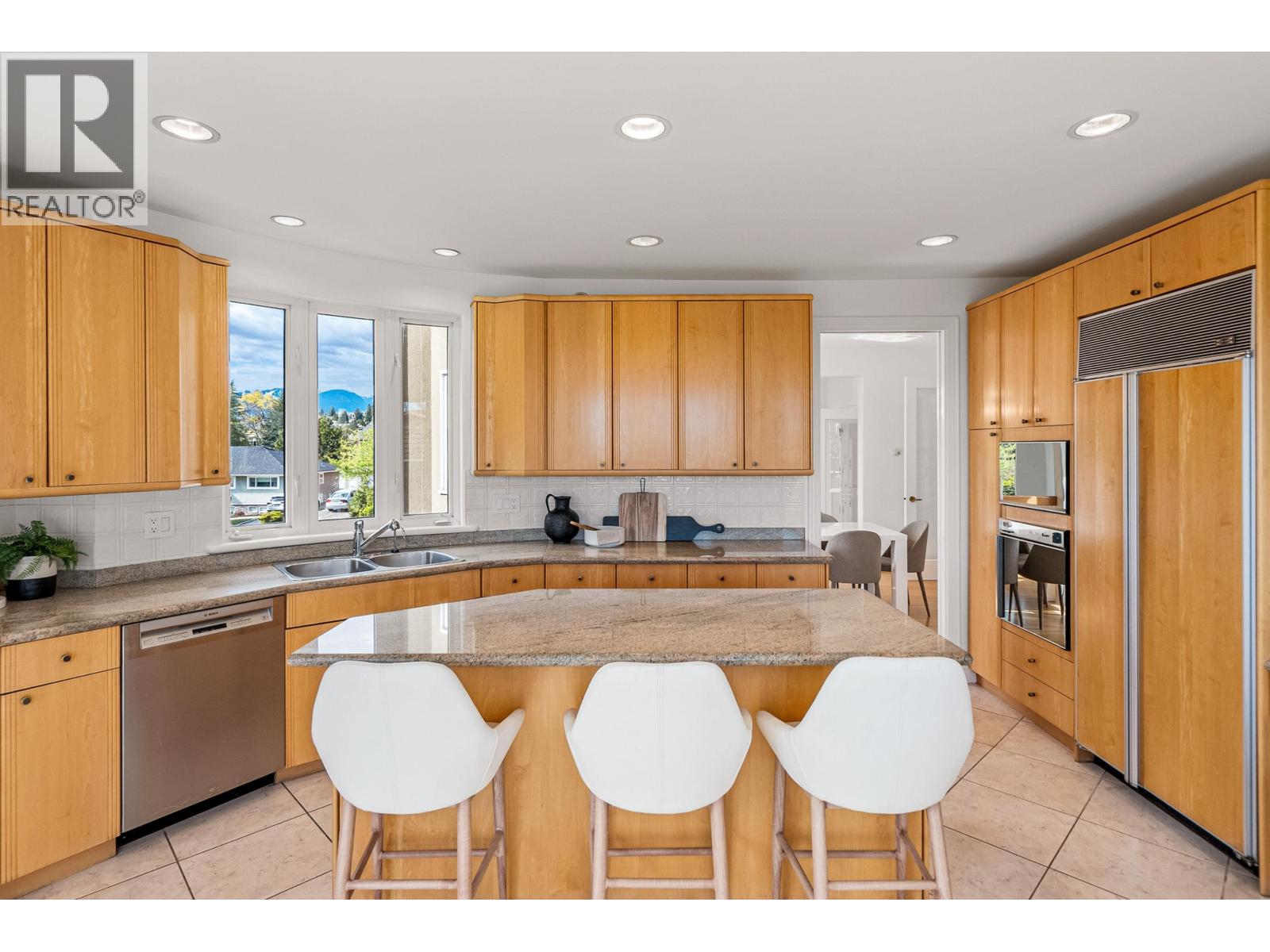 5770 CHARLES STREET, Burnaby