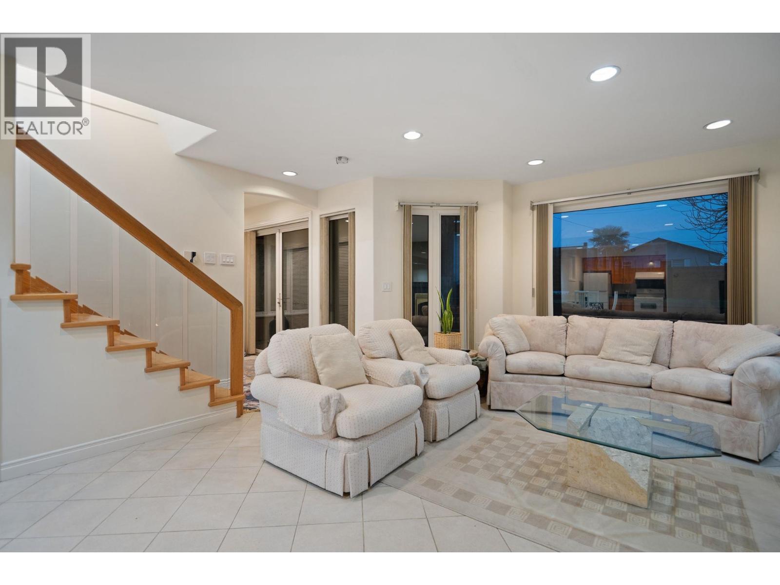 5770 CHARLES STREET, Burnaby