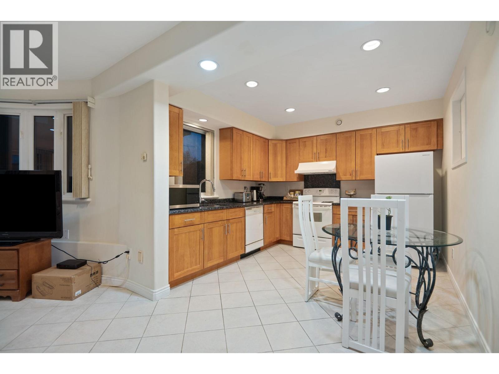 5770 CHARLES STREET, Burnaby