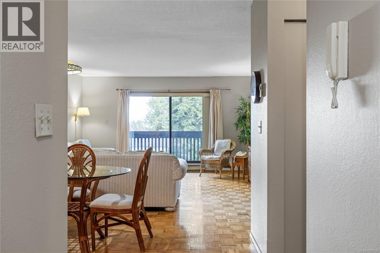 #202 130 Sunningdale Rd E - 10