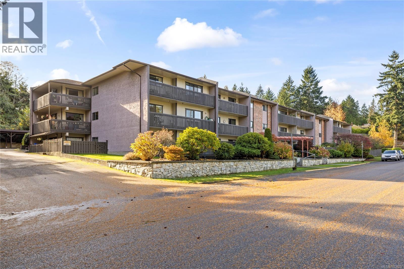 202 130 Sunningdale Rd E, Qualicum Beach