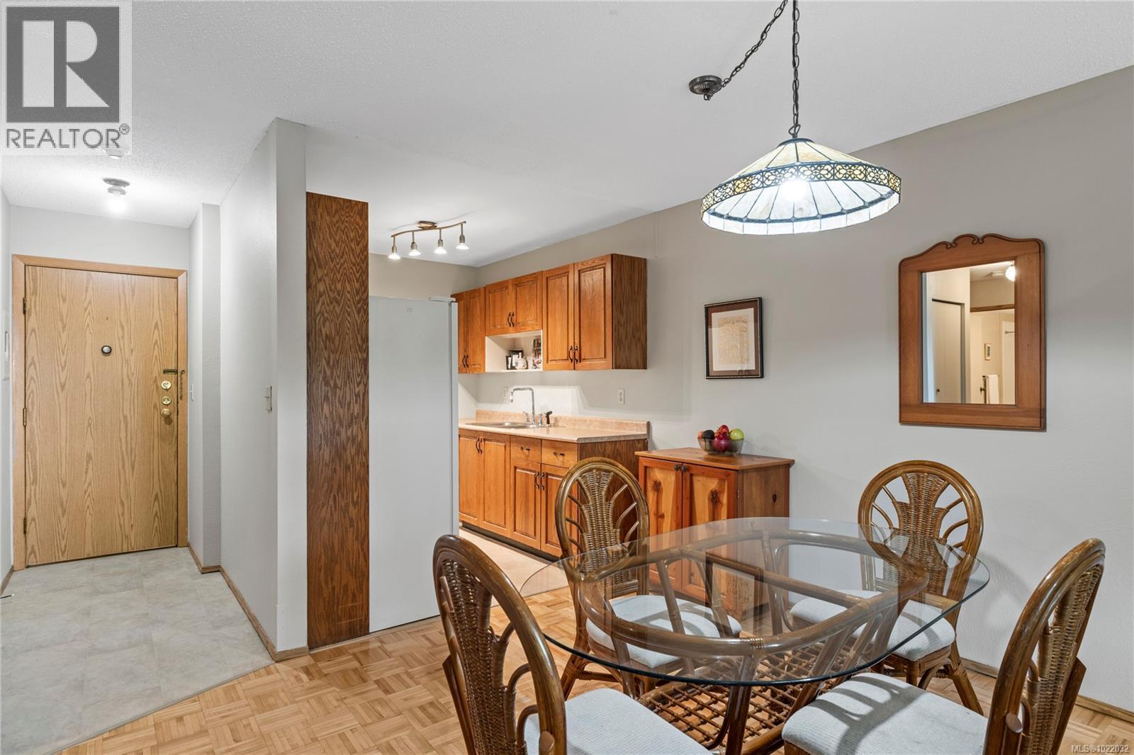 #202 130 Sunningdale Rd E - 3