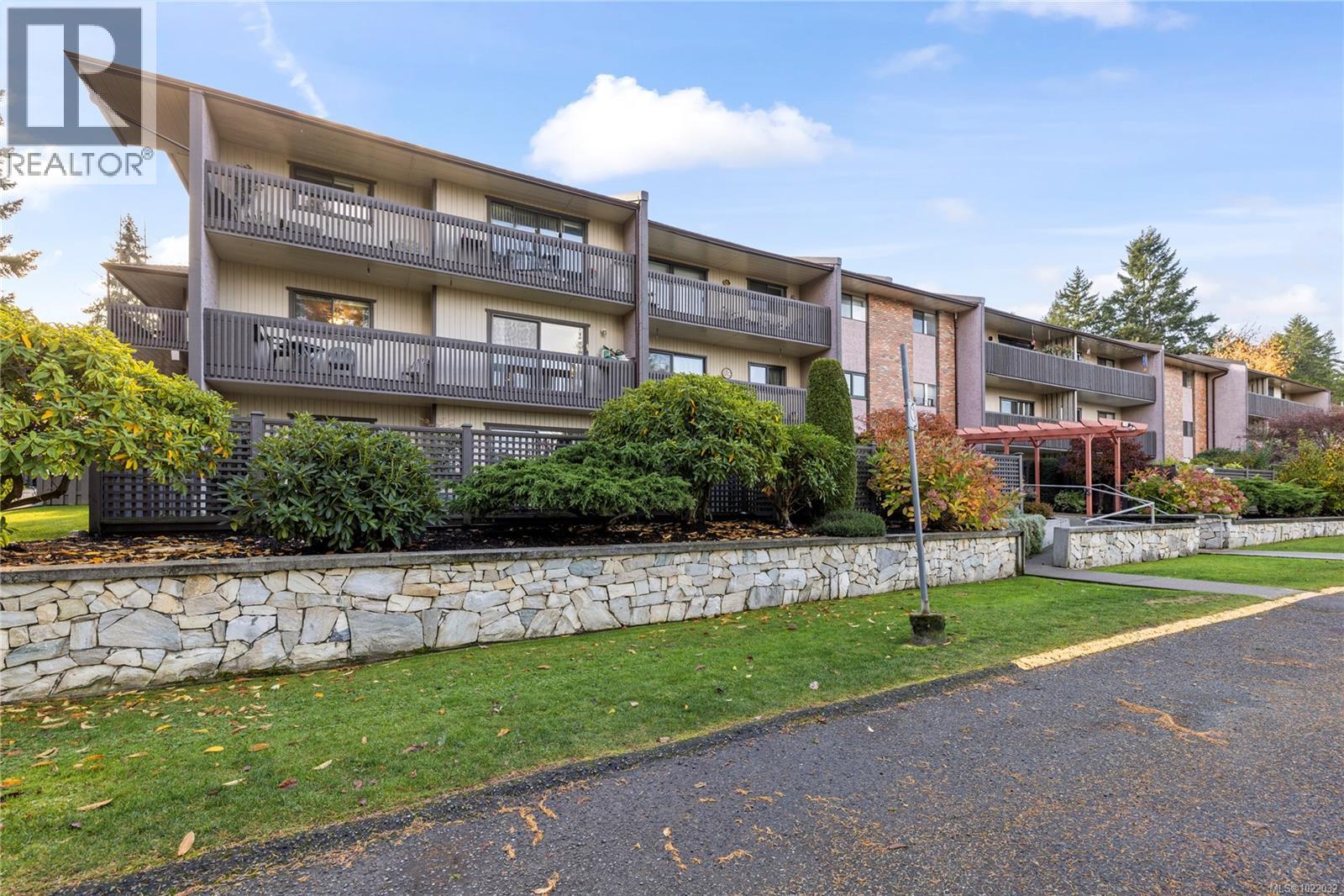 202 130 Sunningdale Rd E, Qualicum Beach