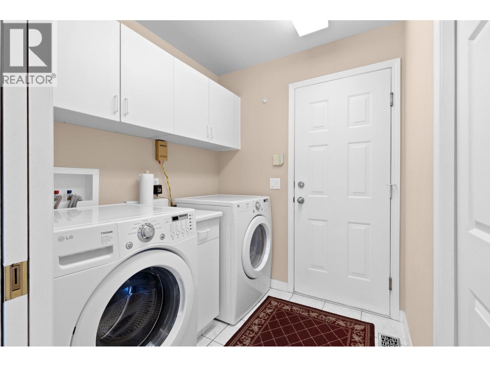 3786 Inglis Place, Peachland