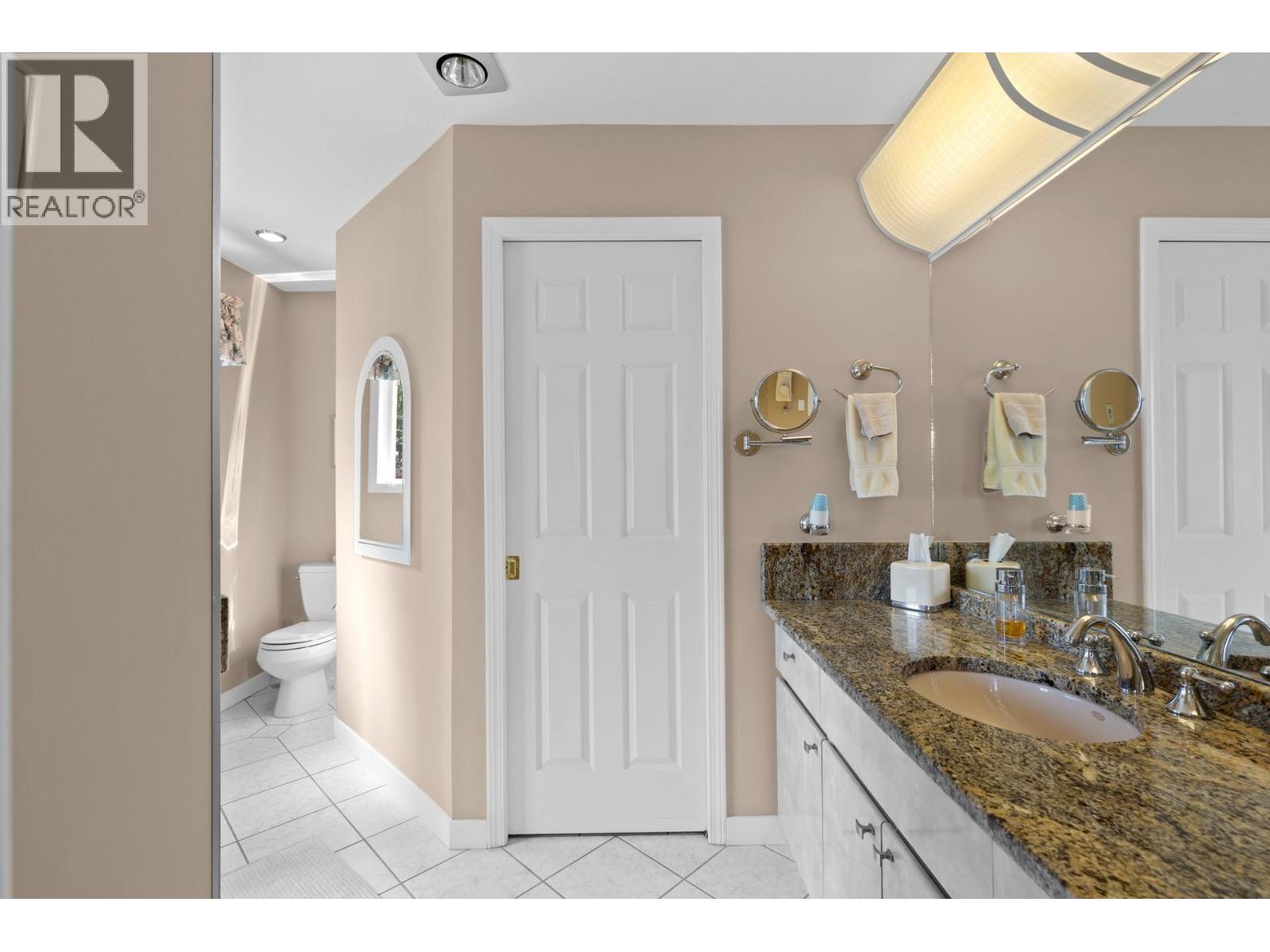 3786 Inglis Place, Peachland