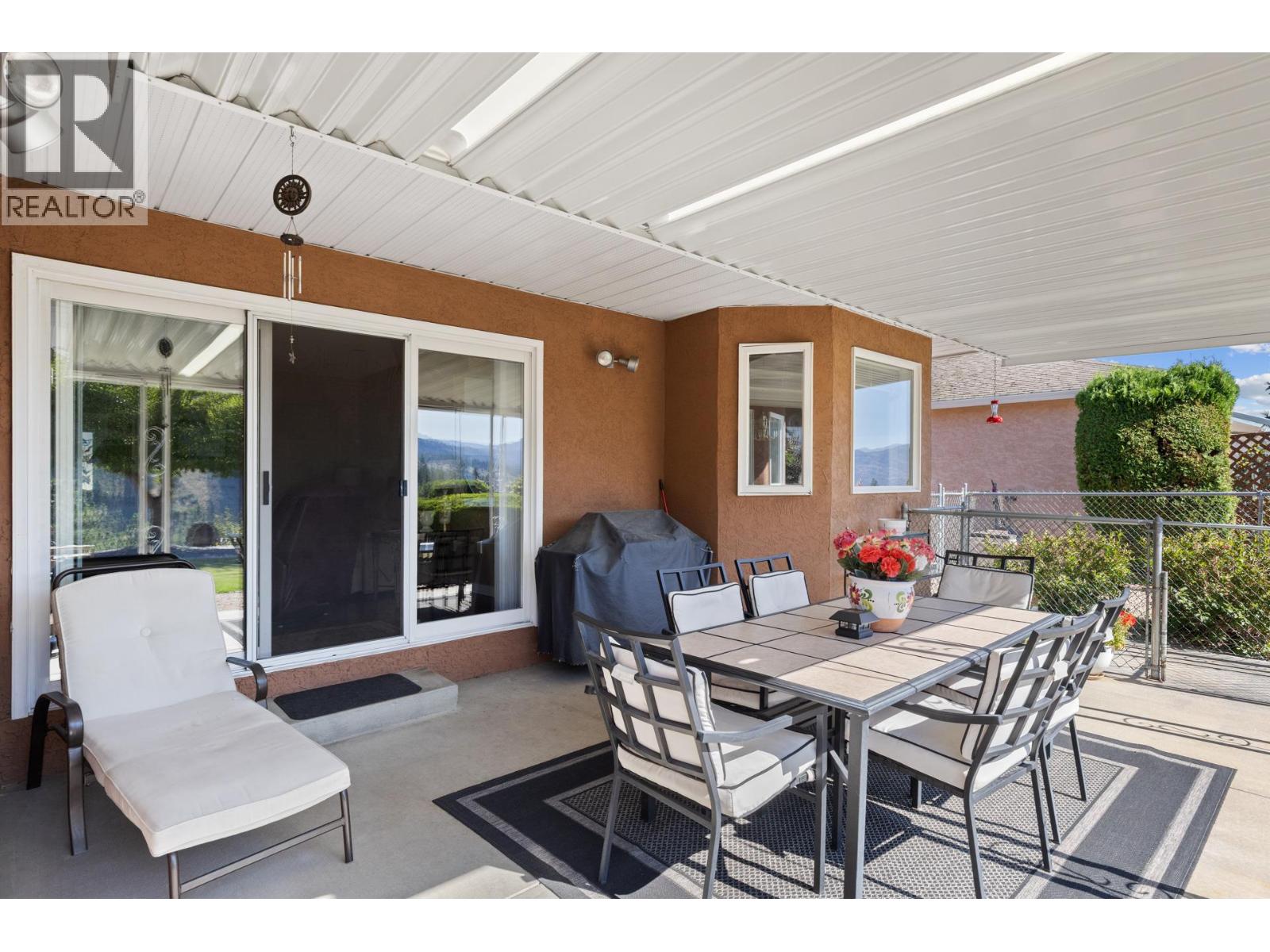 3786 Inglis Place, Peachland