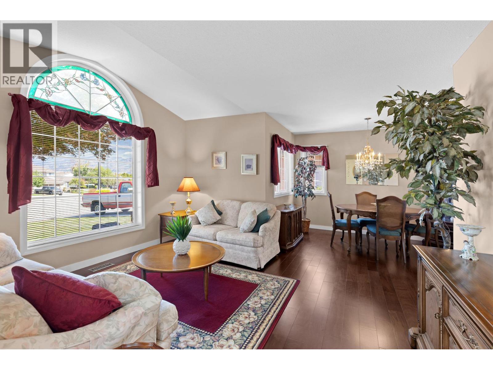 3786 Inglis Place, Peachland