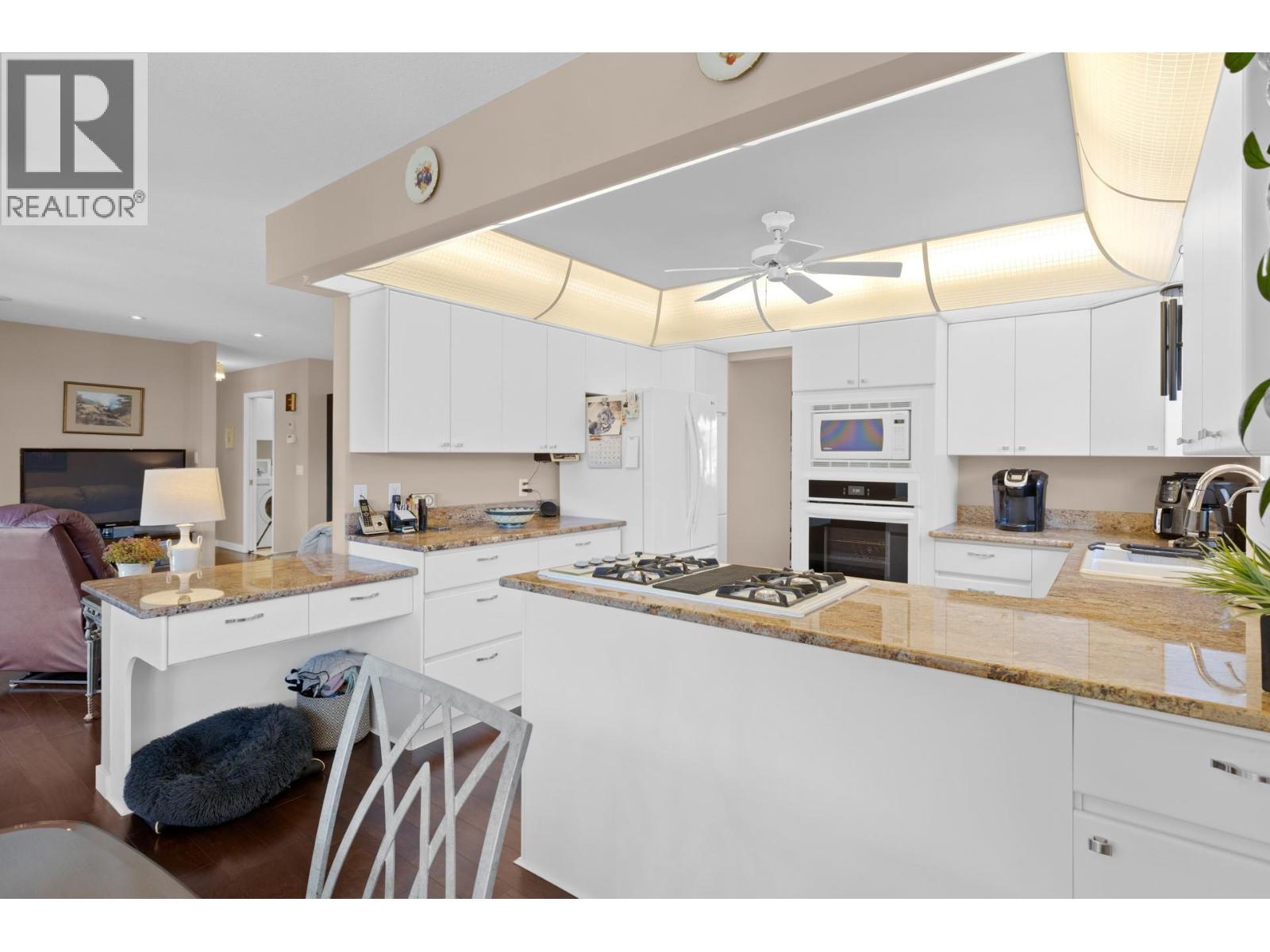 3786 Inglis Place, Peachland