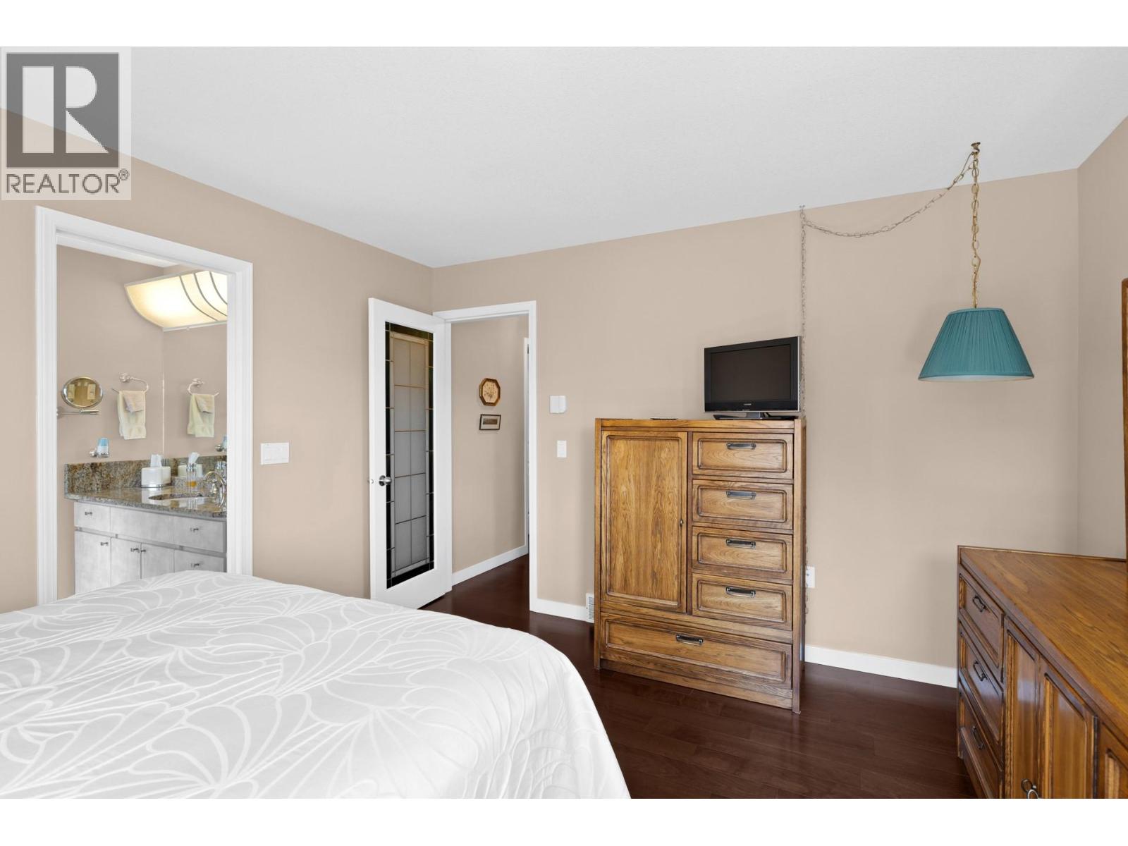 3786 Inglis Place, Peachland