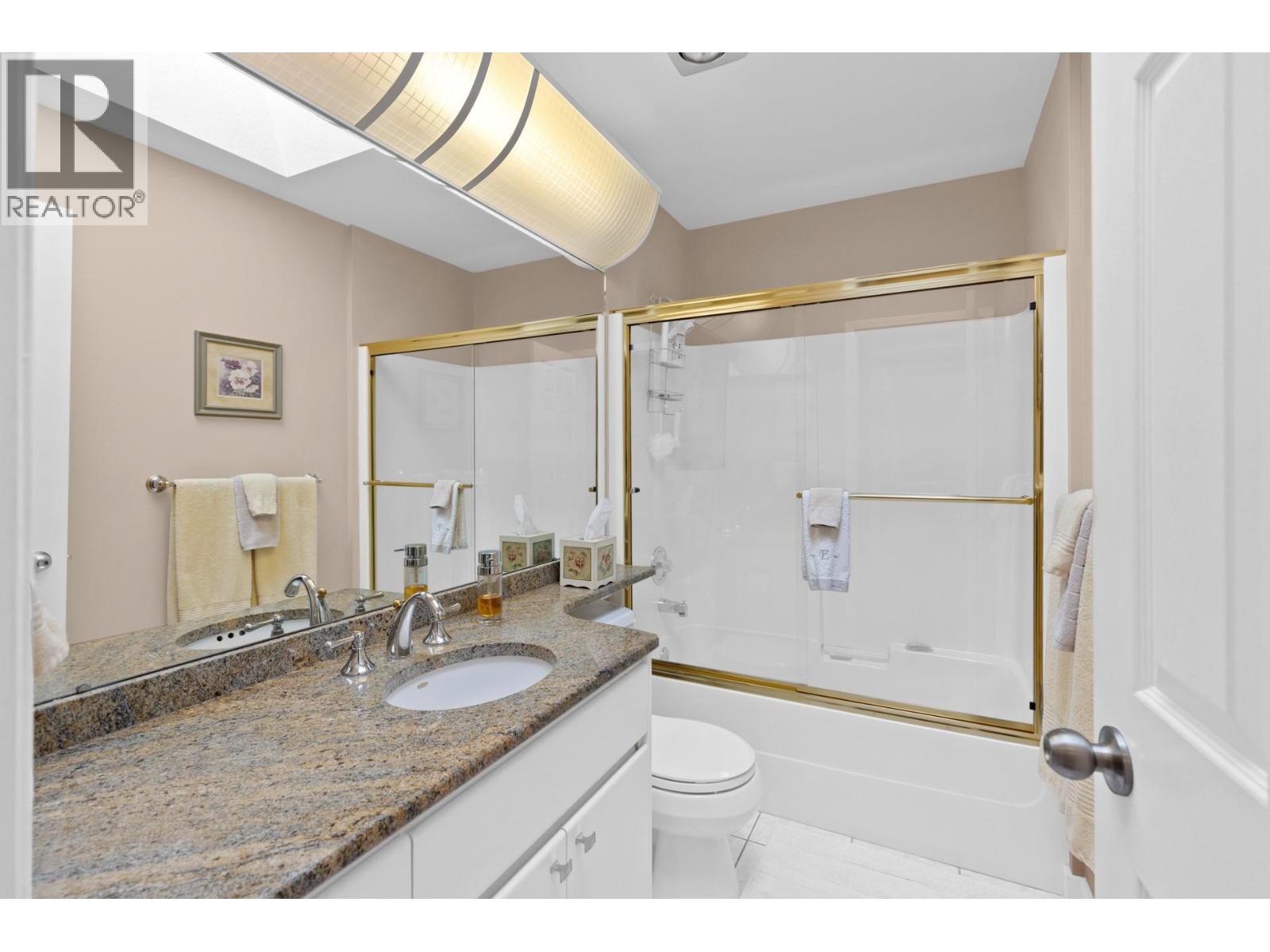 3786 Inglis Place, Peachland