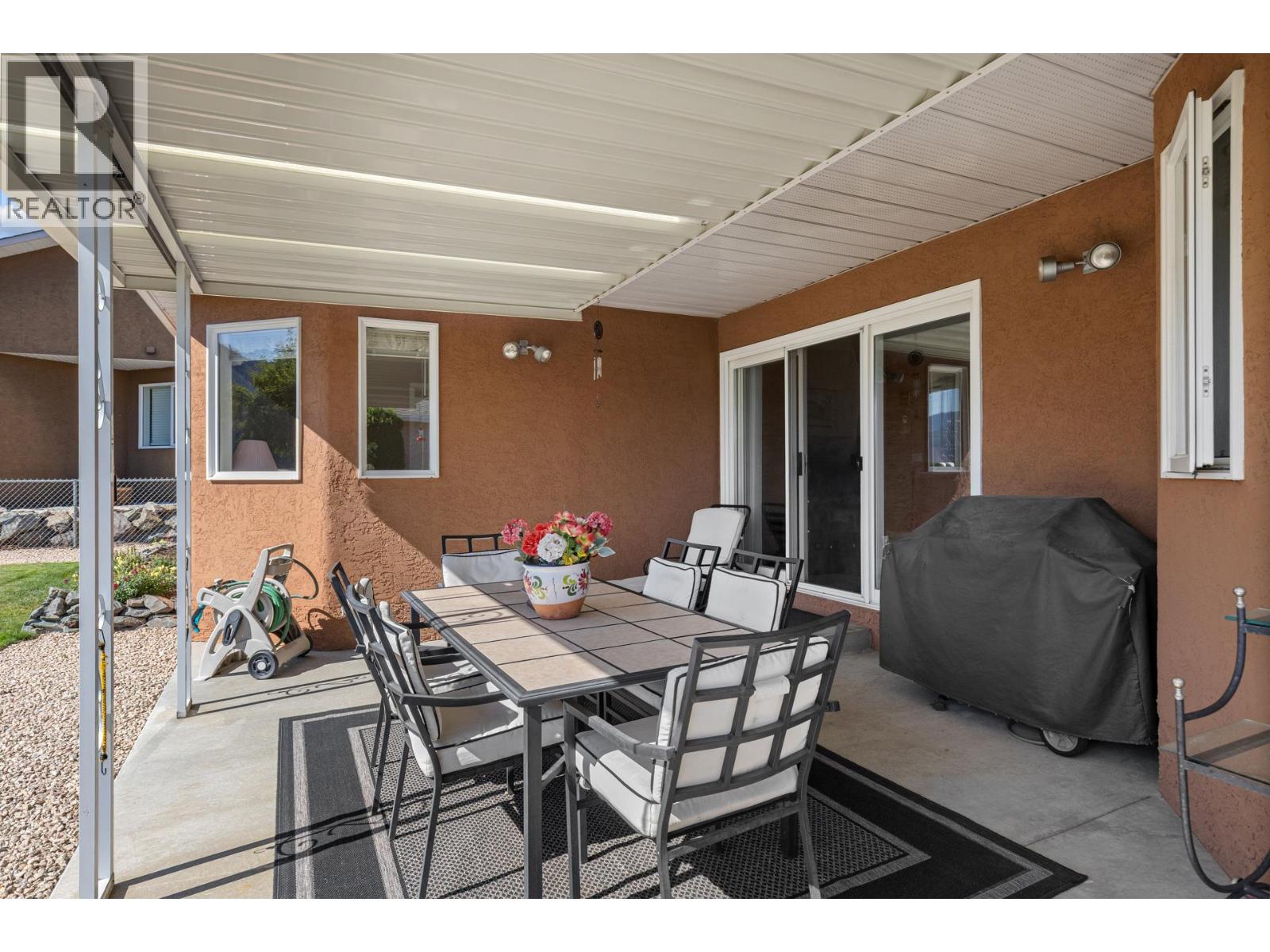 3786 Inglis Place, Peachland
