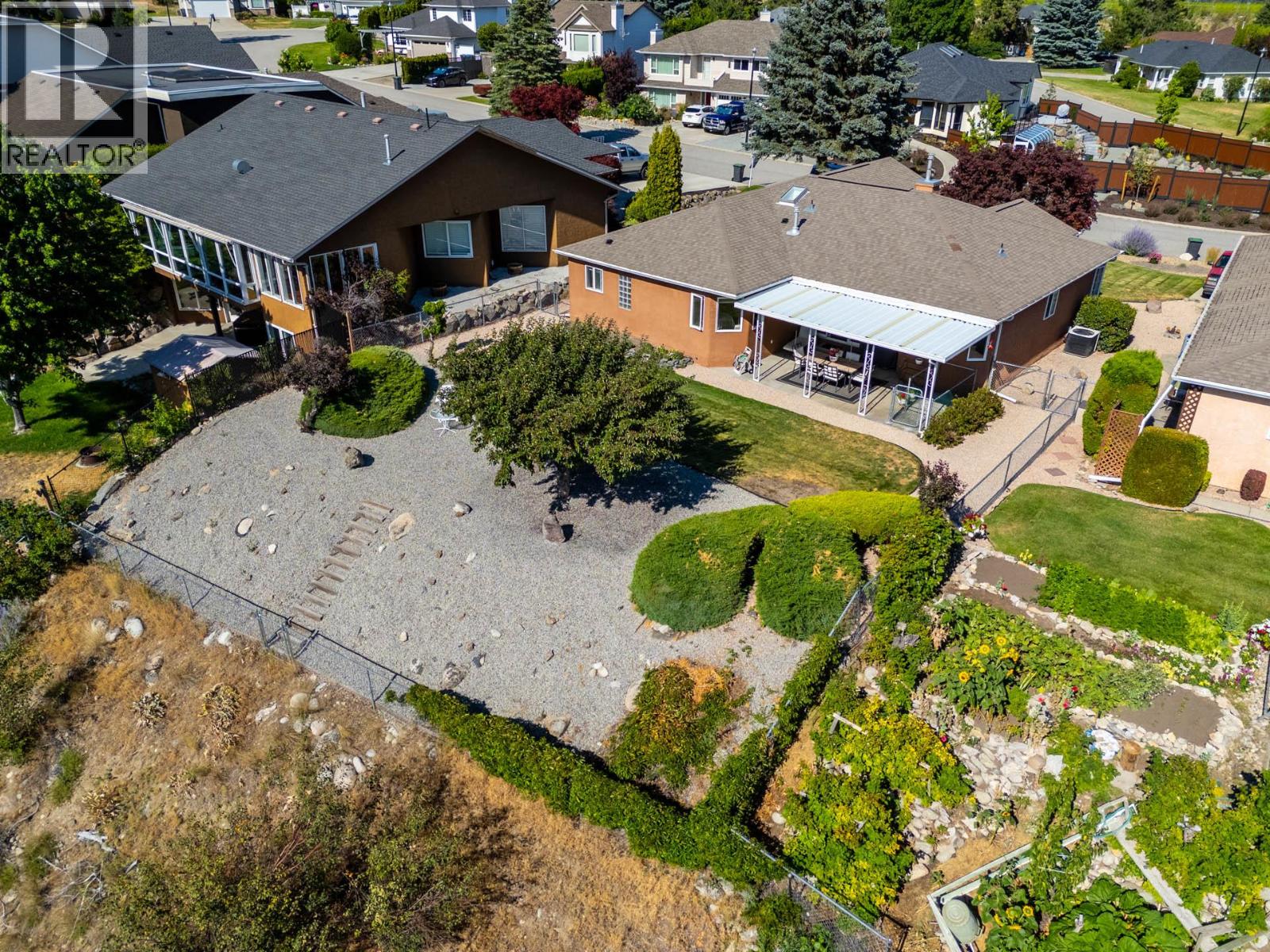 3786 Inglis Place, Peachland