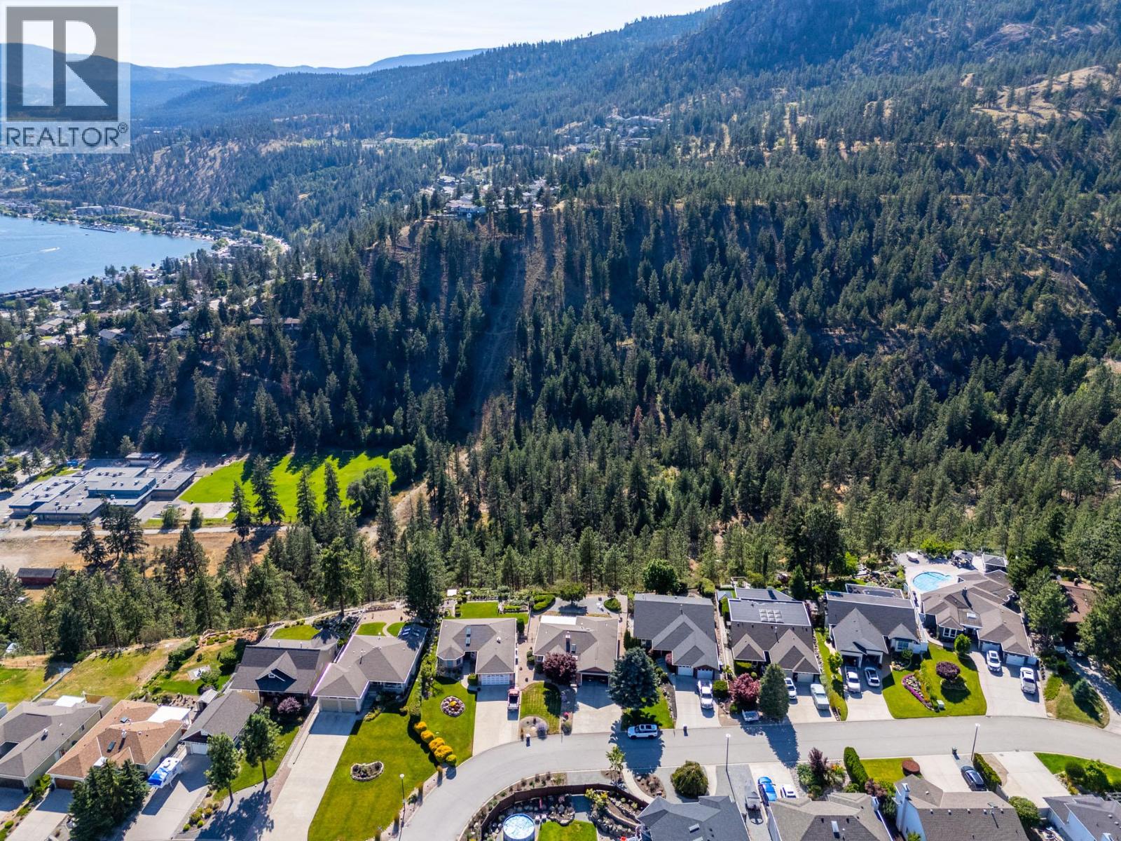 3786 Inglis Place, Peachland