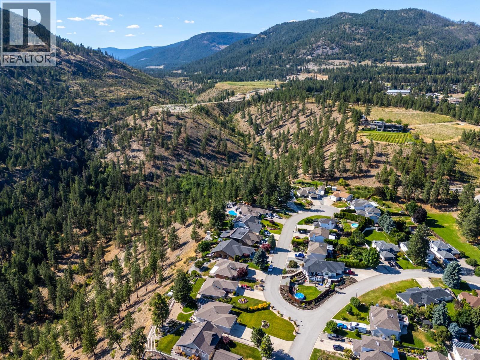 3786 Inglis Place, Peachland
