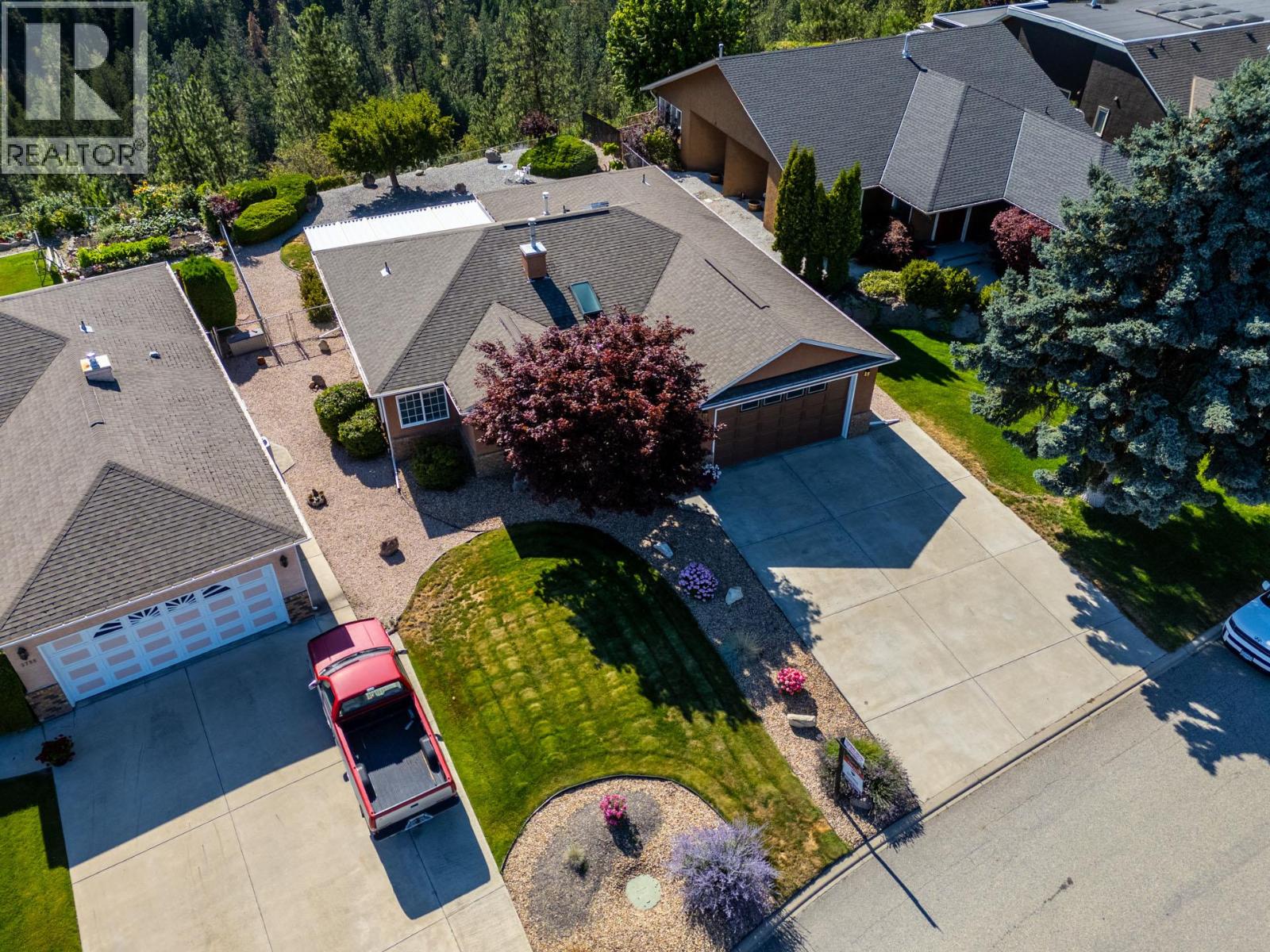 3786 Inglis Place, Peachland
