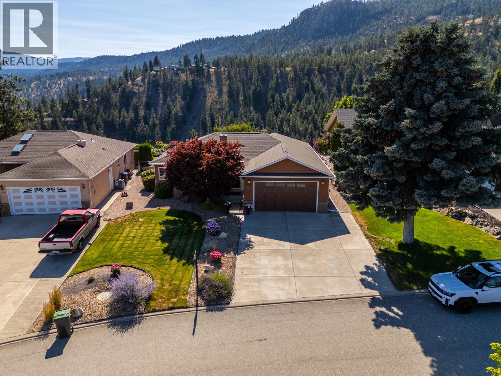 3786 Inglis Place, Peachland